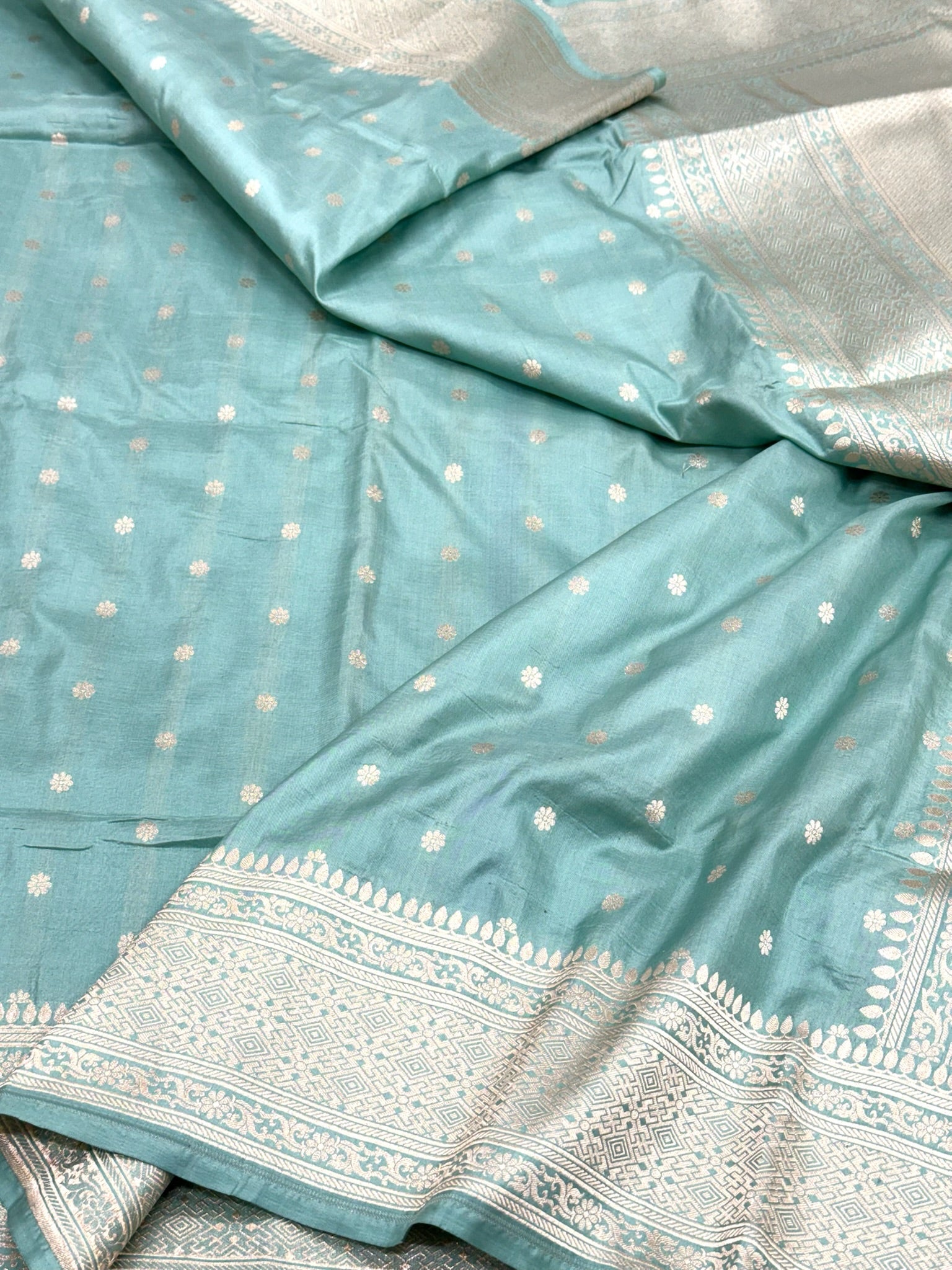 Green Pure Mulberry Katan Silk Handloom Banarasi Saree