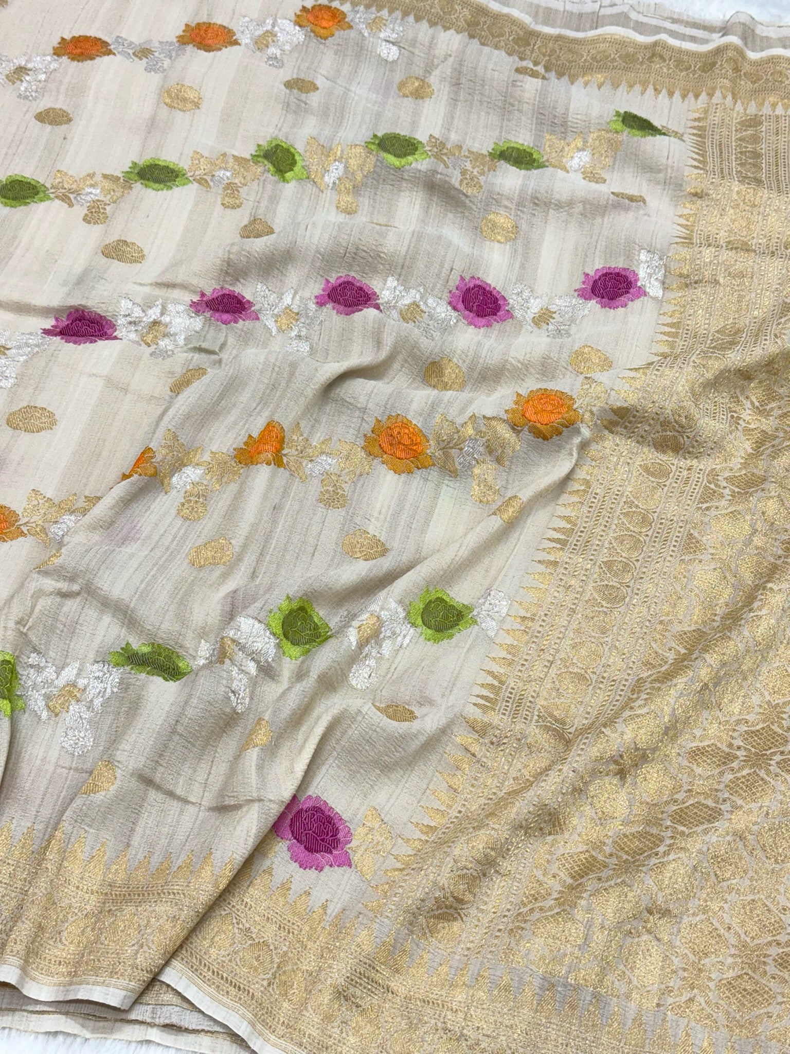 Ivory Tussar Georgette Handwoven Silk Saree