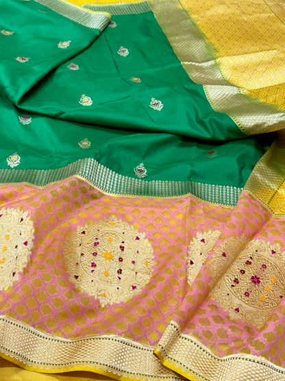 Bottle Green Pure Katan Mulberry Silk Handwoven Banarasi Saree - | Kadhwa + Kadhiyal Weave