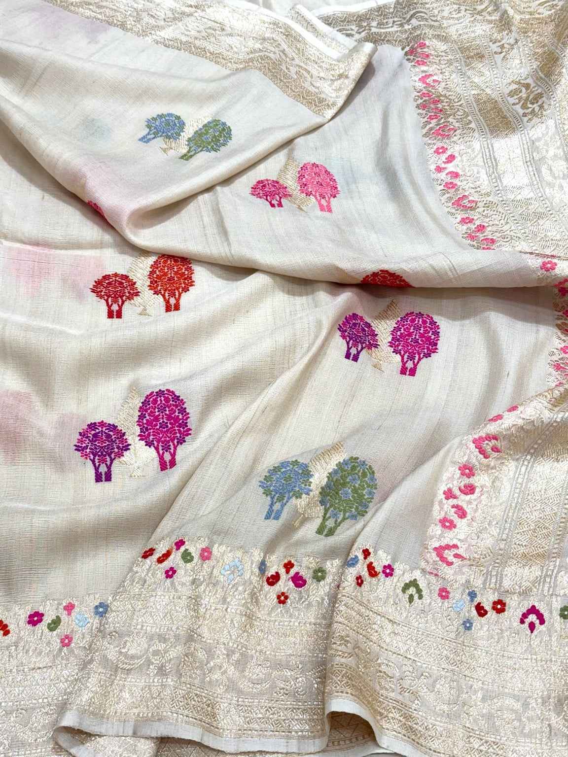 Ivory Pure Tussar Georgette Silk Kadhwa Technique Handwoven Banarasi Saree