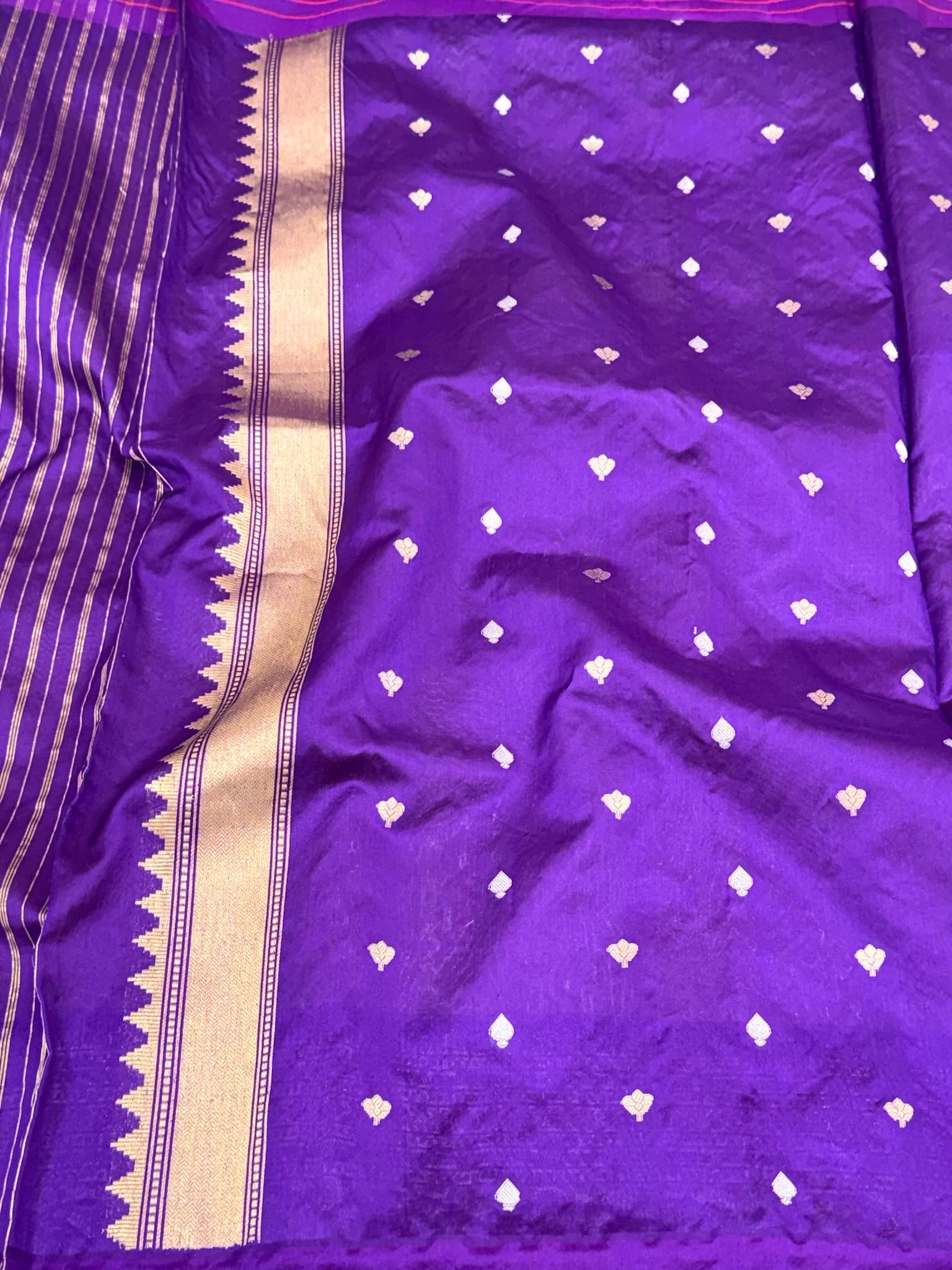 Gold Pure Kora Tissue Handwoven Banarasi Saree