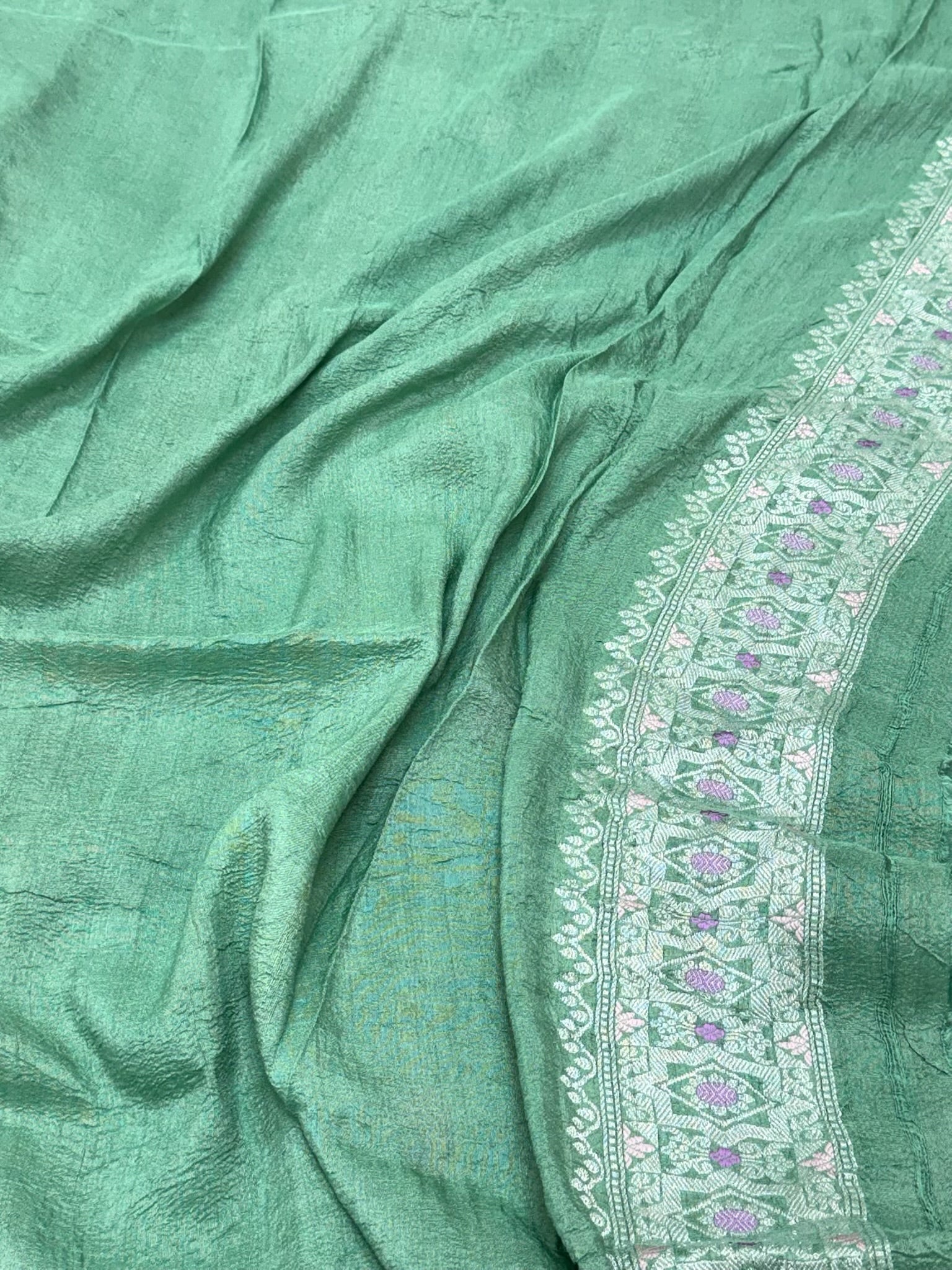 Green Pure Tussar Georgette Silk | Kadhwa Weave | Handwoven Banarasi Saree