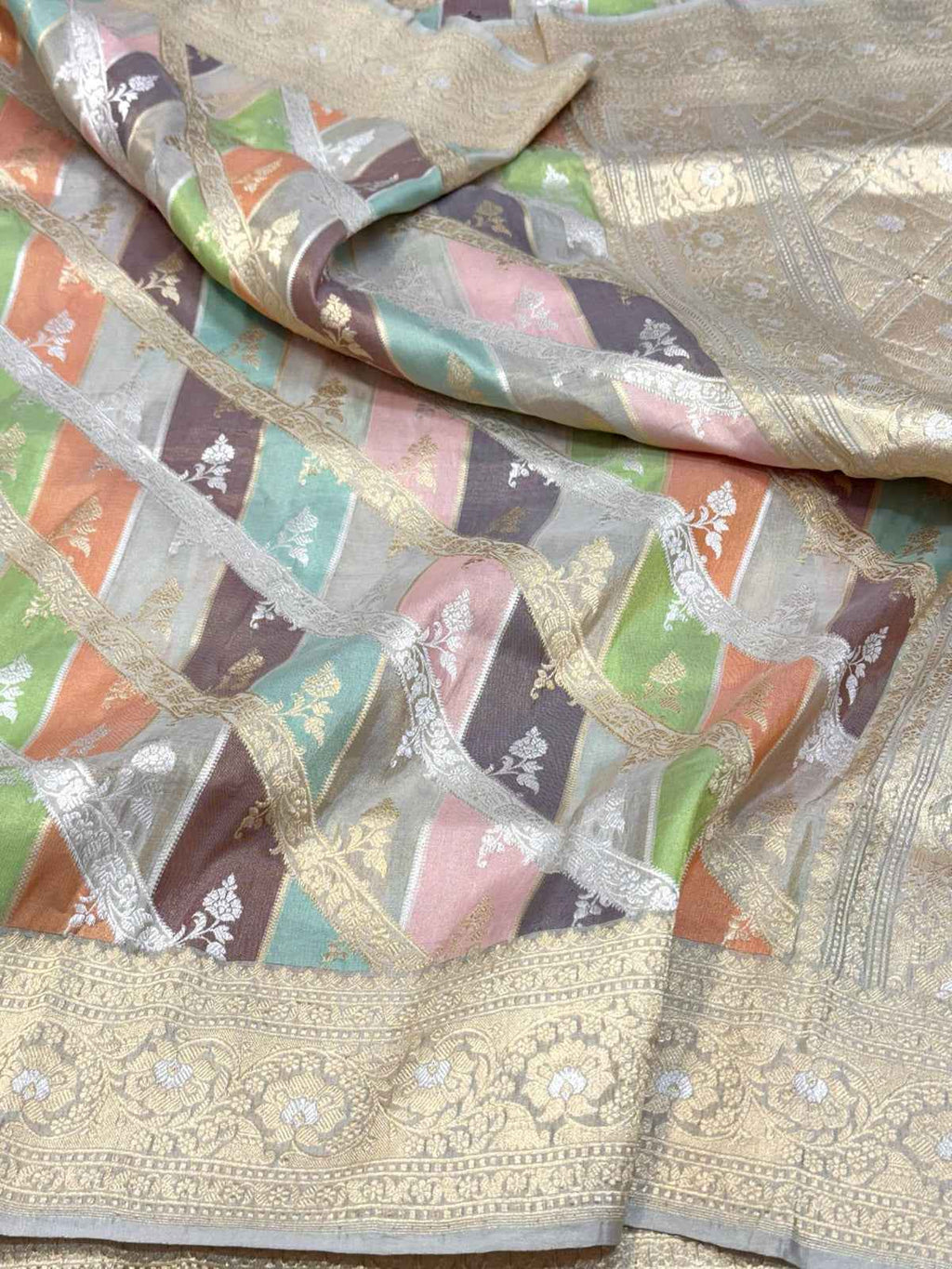 Black Pure Katan Silk Handwoven Banarasi Saree