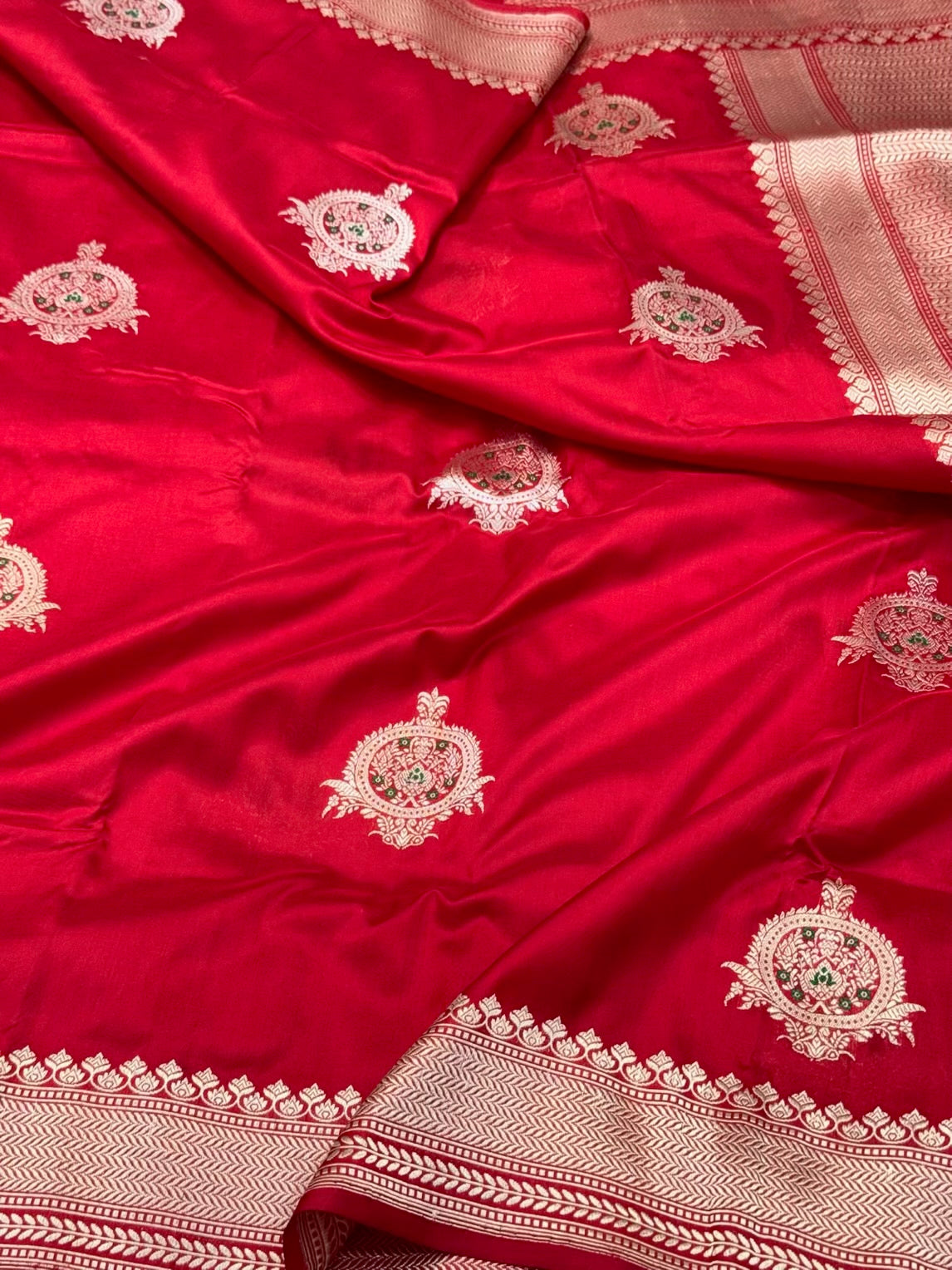 Red 100% Pure Katan Silk Saree - 100% Pure Mulberry Silk | Kadhwa Handwoven Banarasi Saree