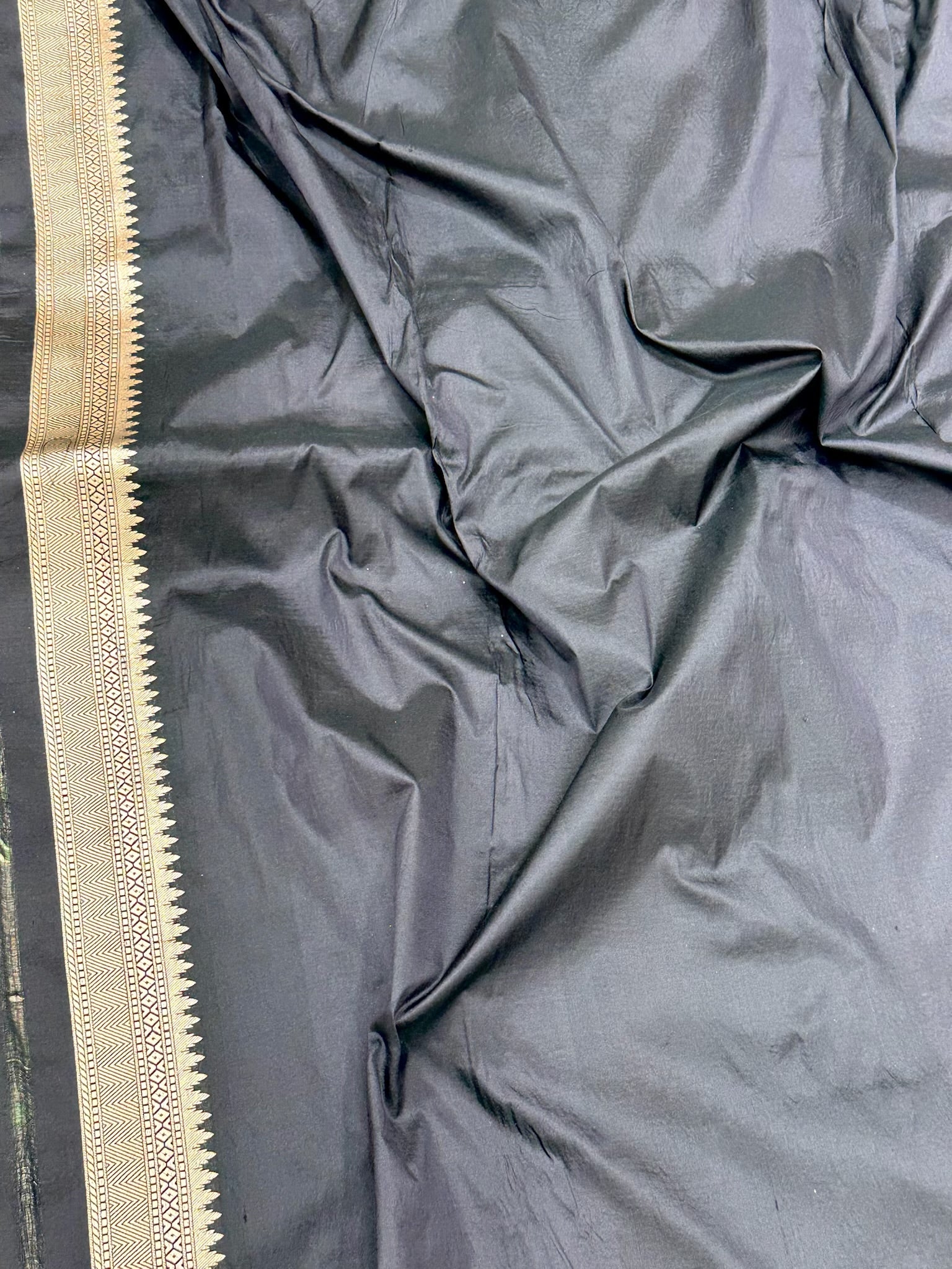 Black Pure Mulberry Katan Silk Handloom Banarasi Rangkaat Saree