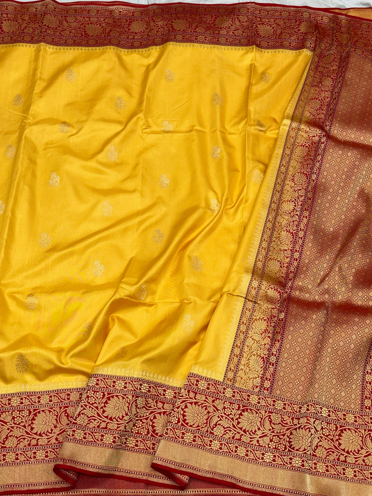 Gold Yellow Pure Katan Mulberry Silk Handwoven Banarasi Saree - Kadhwa Weave | The Refined Drape
