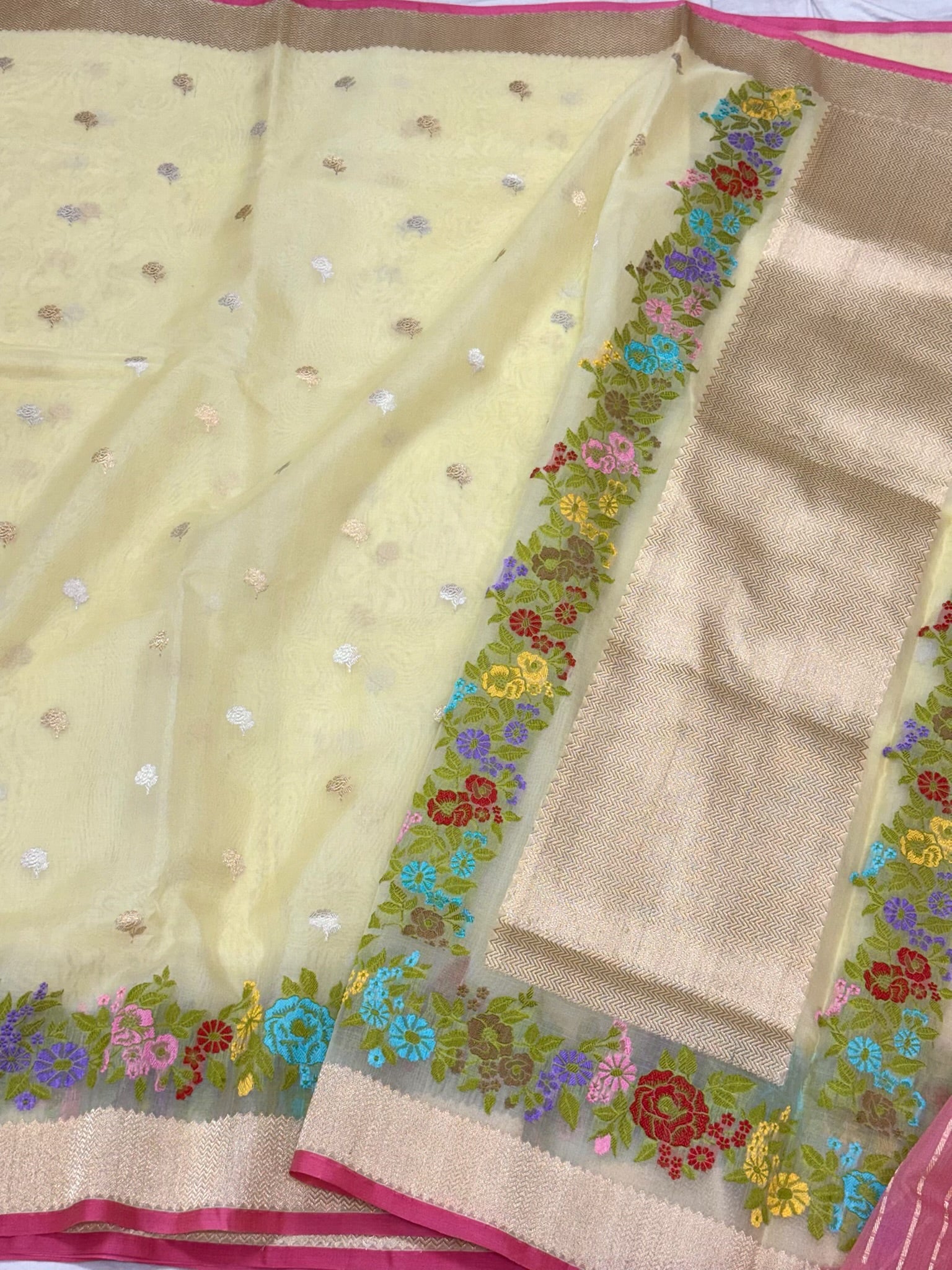 Light Lemon Yellow Pure Mulberry Kora Silk Handwoven | Kadhwa Technique | Banarasi Saree - The Luxe Drape