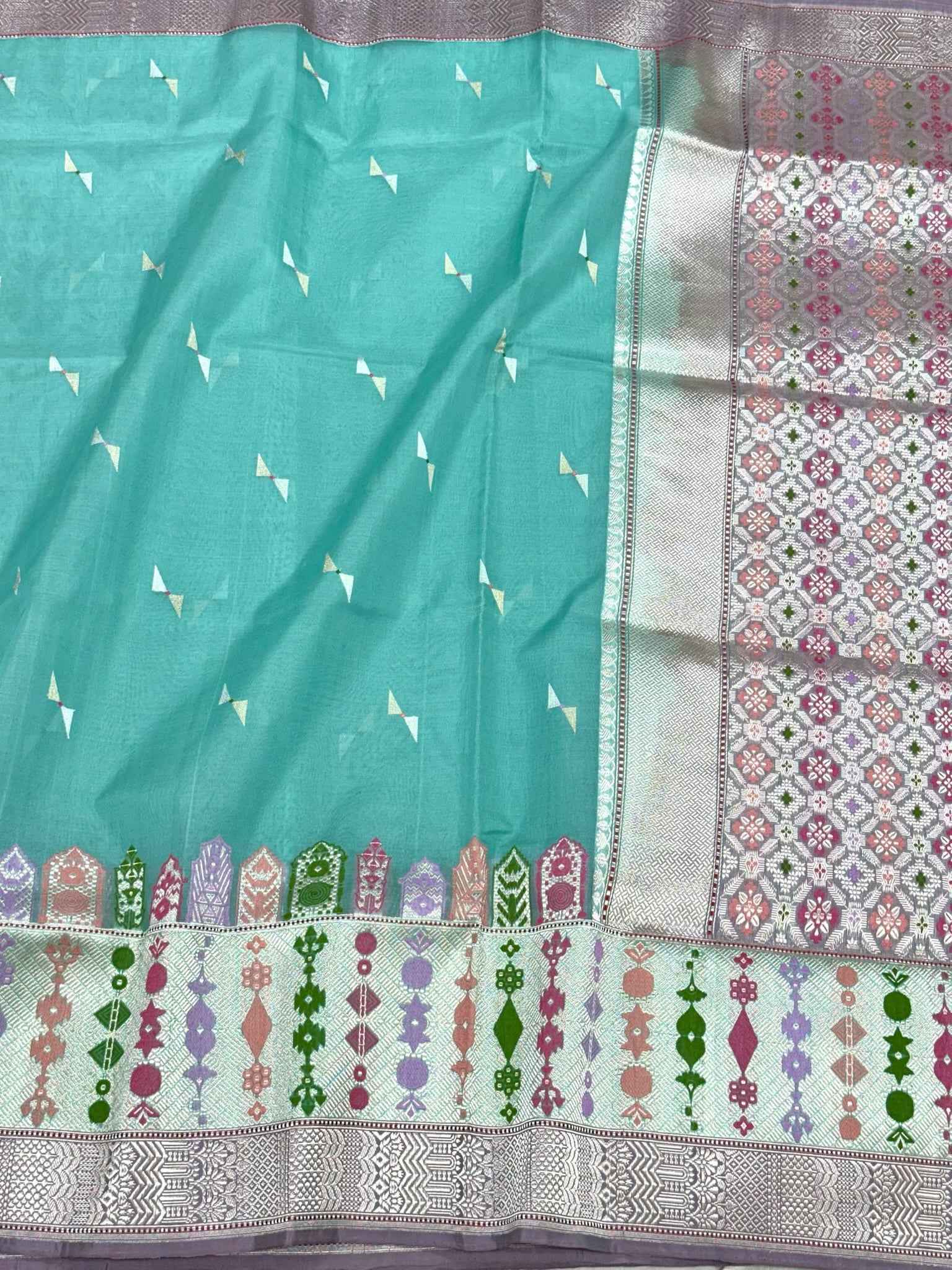 Sea Green Pure Mulberry Silk & Kora ( Organza ) Silk - Kadhwa Weave Hanwoven Banarasi Saree