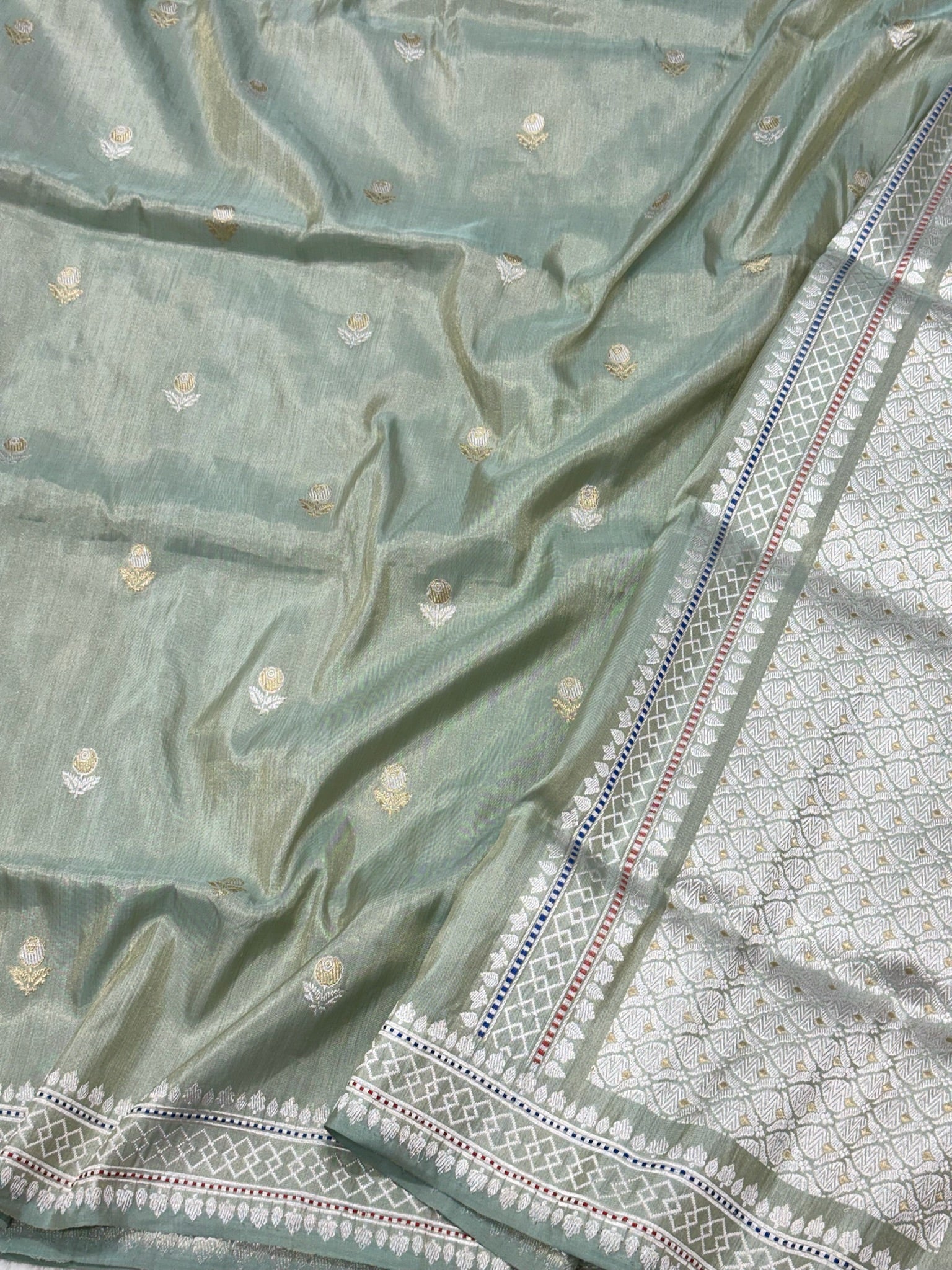 Green Ektara Weave Katan Tissue Handwoven Banarasi Silk Saree