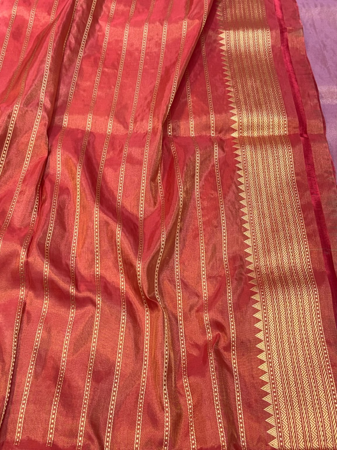 Lilac Pink Handwoven Banarasi Saree | Pure Double Katan Tissue Silk Saree - Kadhwa weave