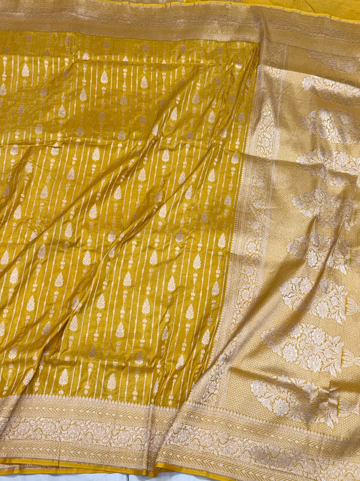 Gold Yellow Pure Katan Mulberry Silk Handloom Banarasi Saree