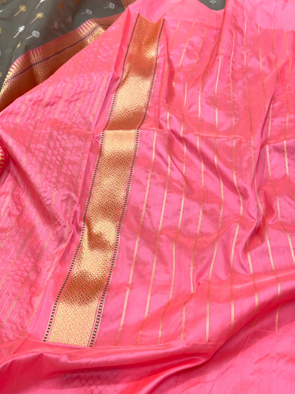 Grey Pure Mulberry Kora Silk Handwoven Banarasi Saree | Kadhiyal Border