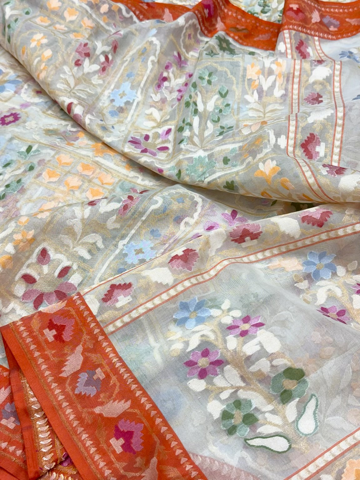 Pearl White Pure Kora Silk Handloom Banarasi Saree - Ektara Technique