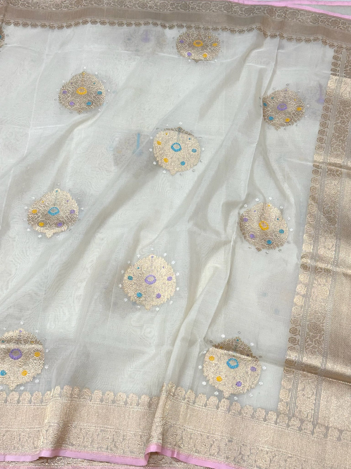 Off White Pure Kora Mulberry Silk | Kadhwa Technique | Handwoven Lighweight Banarasi Saree