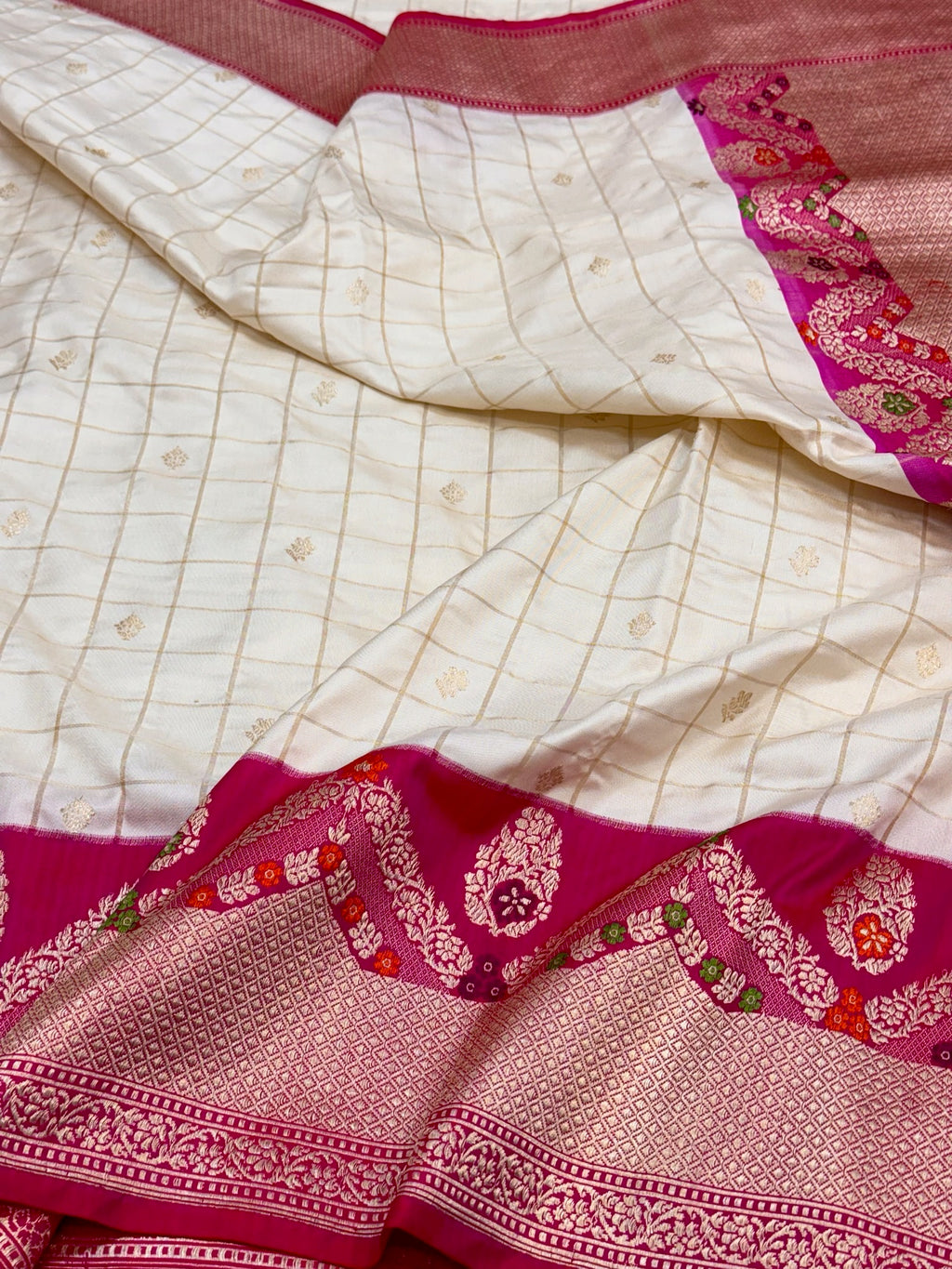 Ivory/Pink Ektara Weave Banarasi Handwoven Saree