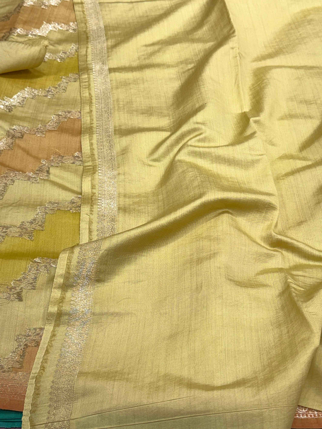 Arylide Yellow Pure Mulberry Chiniya Silk Handloom Banarasi Saree - Rangkat Style