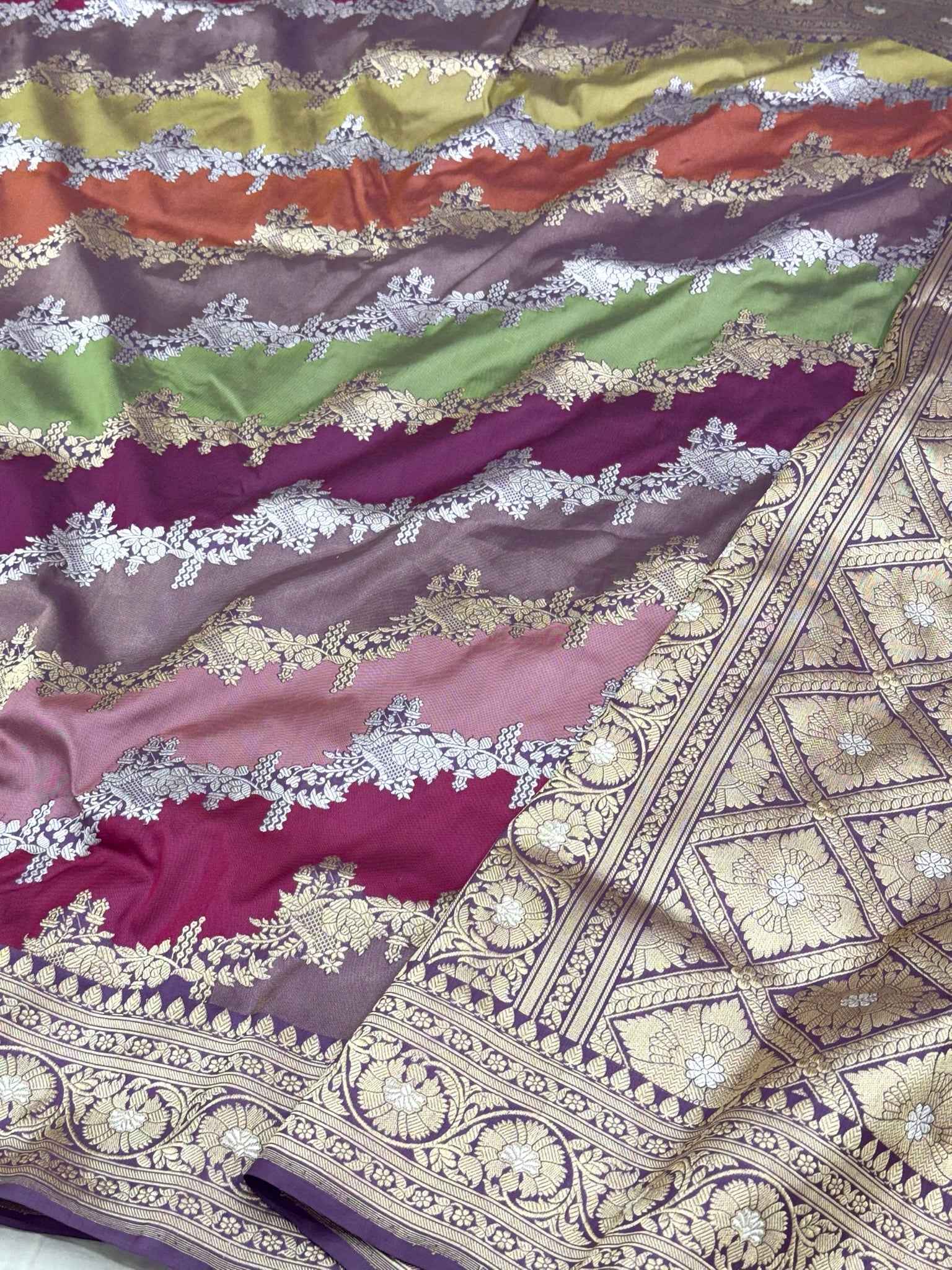 Pista Green Pure Silk Handwoven Rangkaat Banarasi Saree