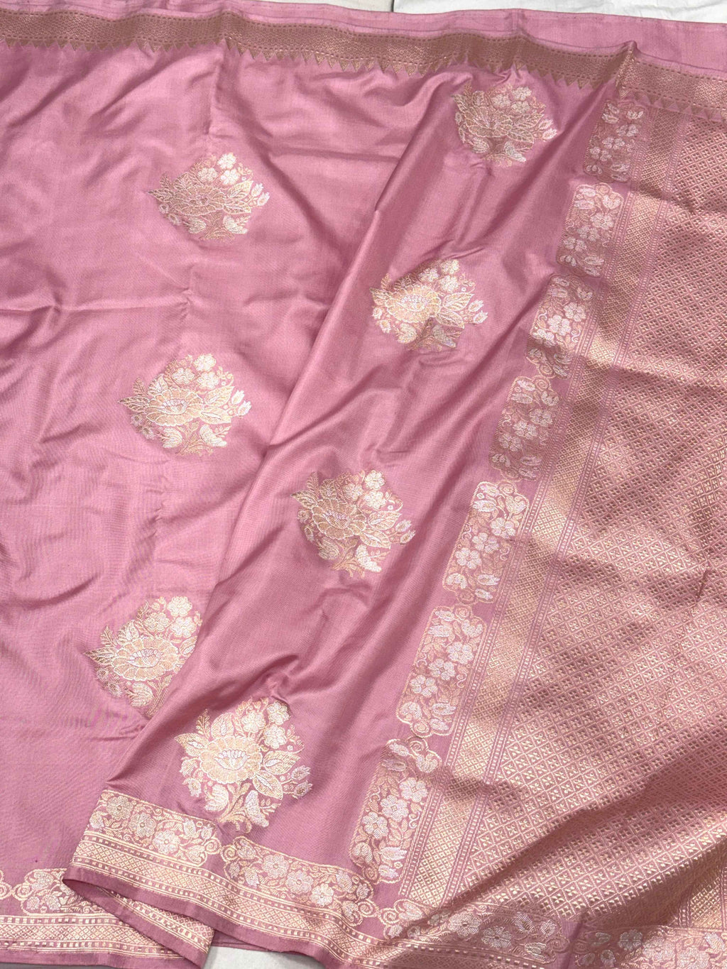 Pastel Pink Pure Katan Silk Handwoven Banarasi Saree | Contemporary Design | Skirt Pallu
