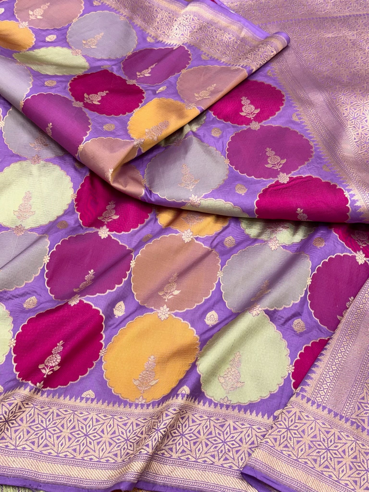 Lavender Pure Mulberry Katan Silk Handloom Banarasi Rangkaat Saree