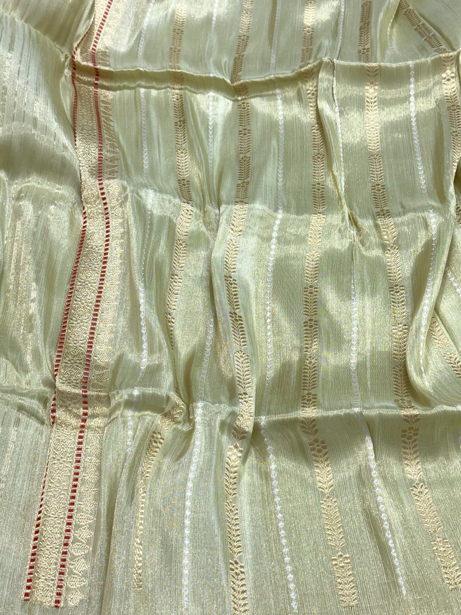 Pastel Green Pure Tissue Silk & Pure Katan Silk Handwoven - Kadhwa Technique Banarasi Saree