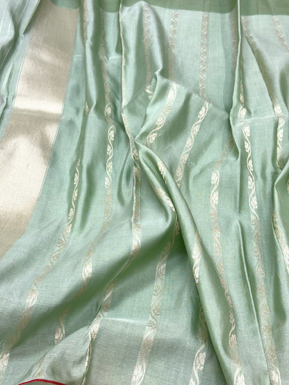 Light Sea Green Pure Mulberry Katan Silk Banarasi Saree - Kadhwa Weave | Kora Silk Skirt Border
