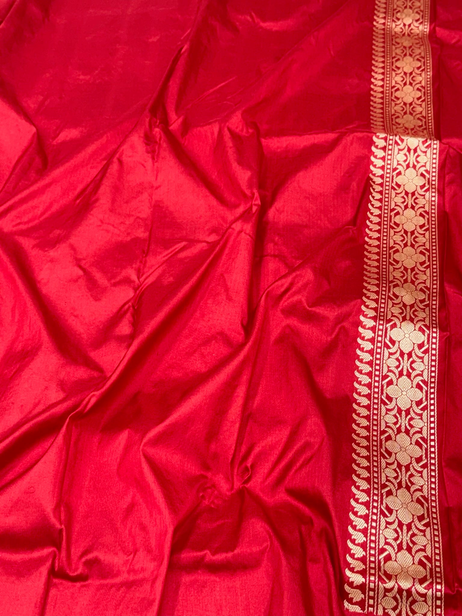 Deep Red Pure Katan Silk & Pure Mulberry Silk | Kadhwa Technique | Handwoven Banarasi Saree