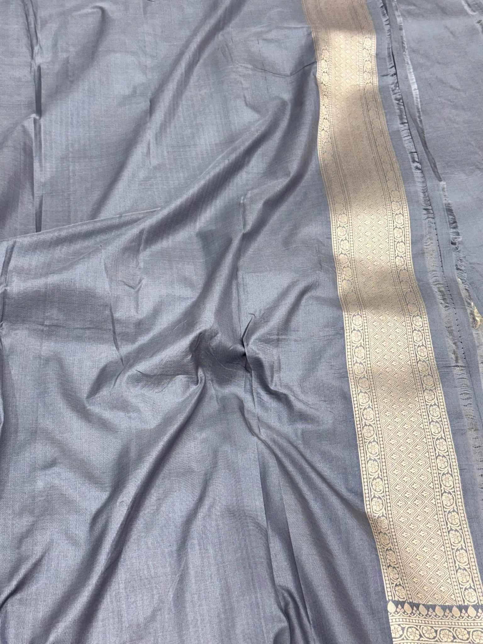 Gray Pure Mulberry & Katan Silk Handloom Banarasi Saree - Lightweight Banarasi Saree