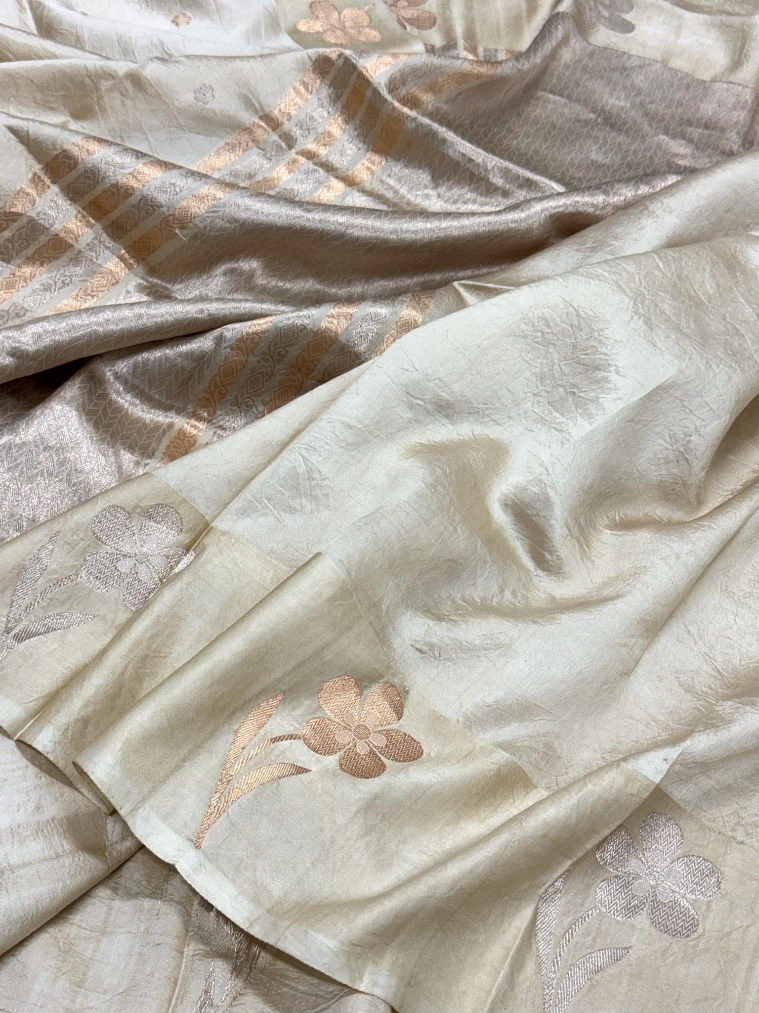 Ivory Pure Raw Mango Silk Handwoven Banarasi Saree