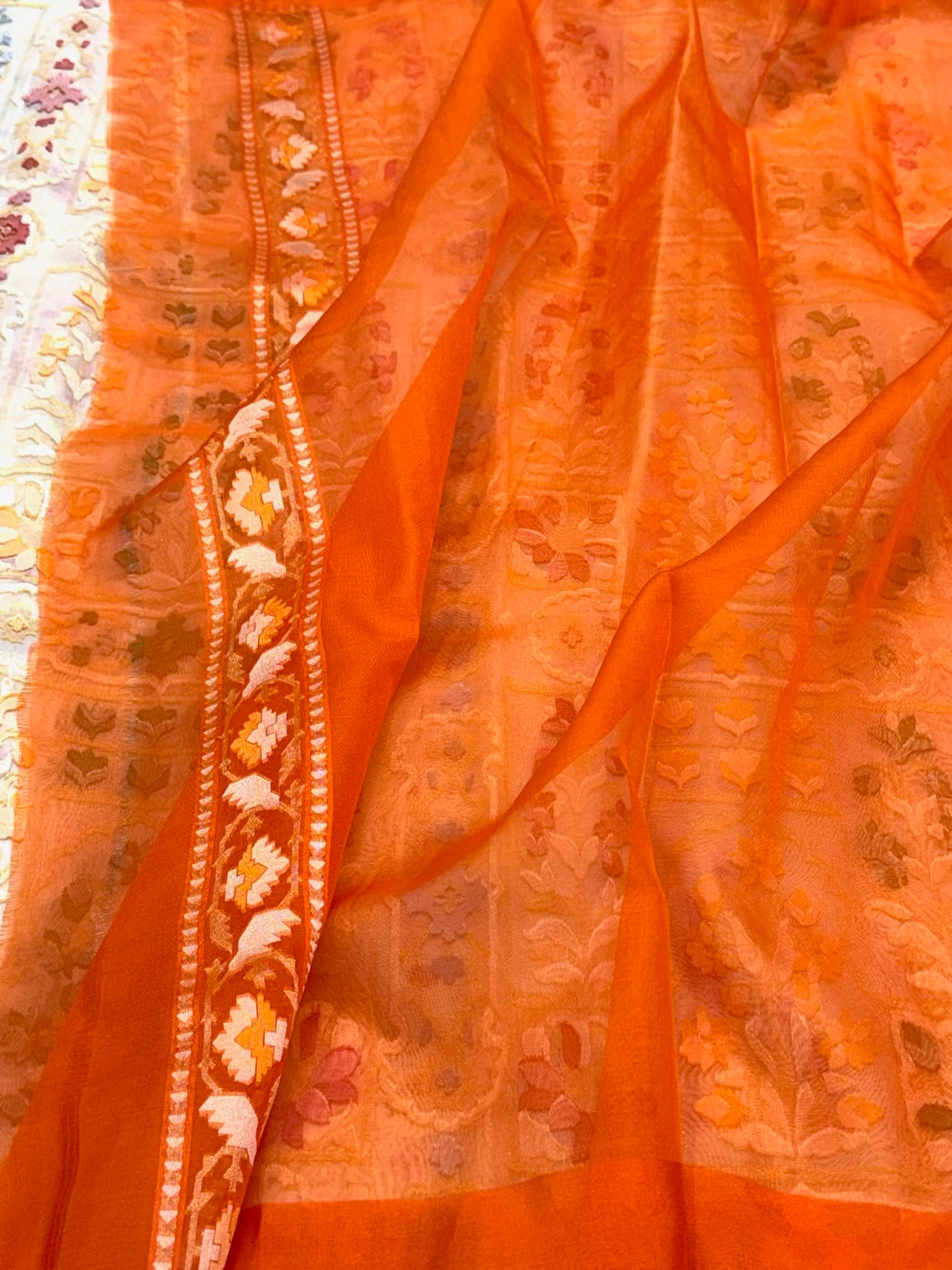 Pearl White Pure Kora Silk Handloom Banarasi Saree - Ektara Technique