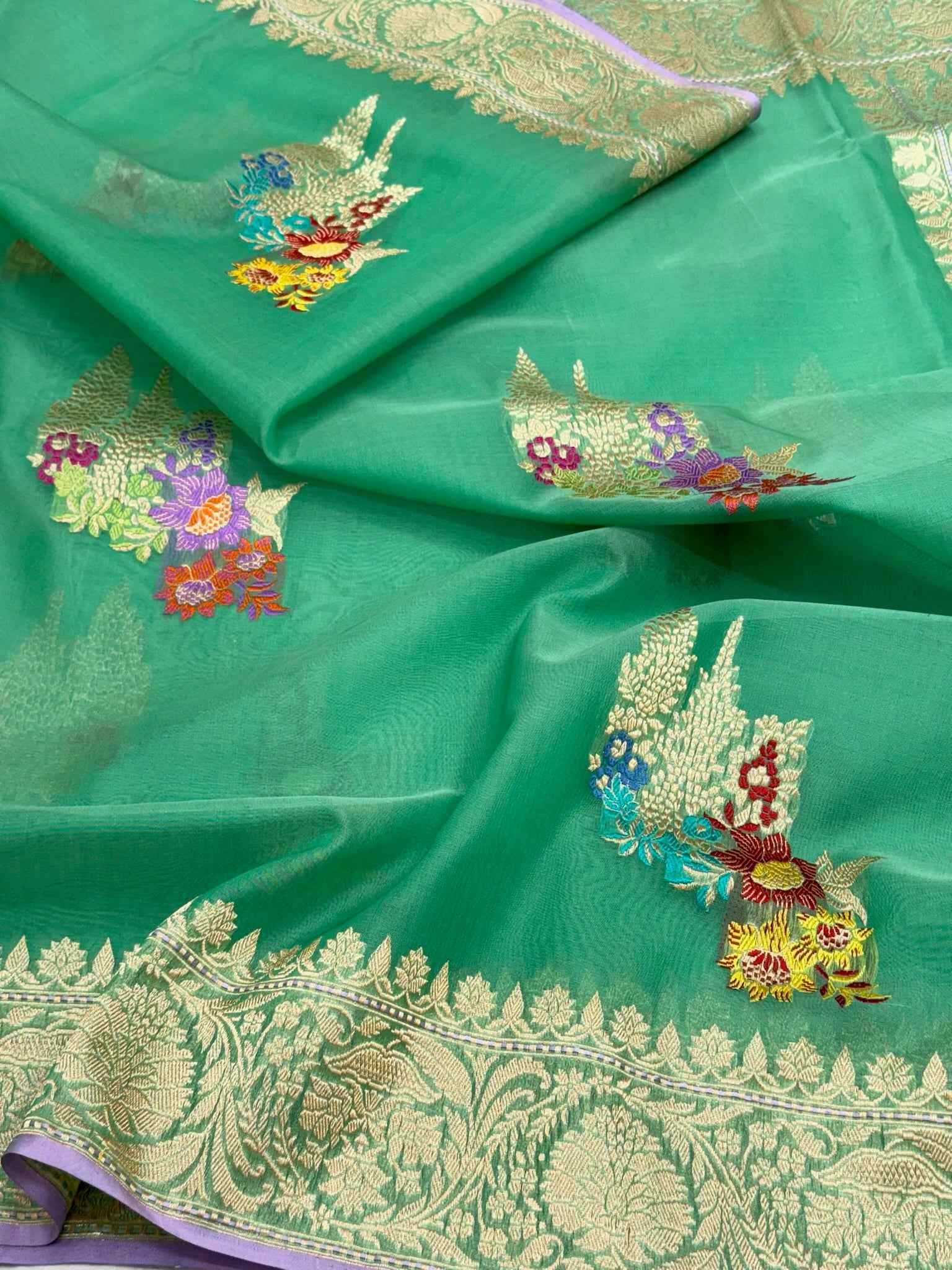 Green Pure Kora Mulberry Silk Handwoven Banarasi Saree - Kadhwa Weave