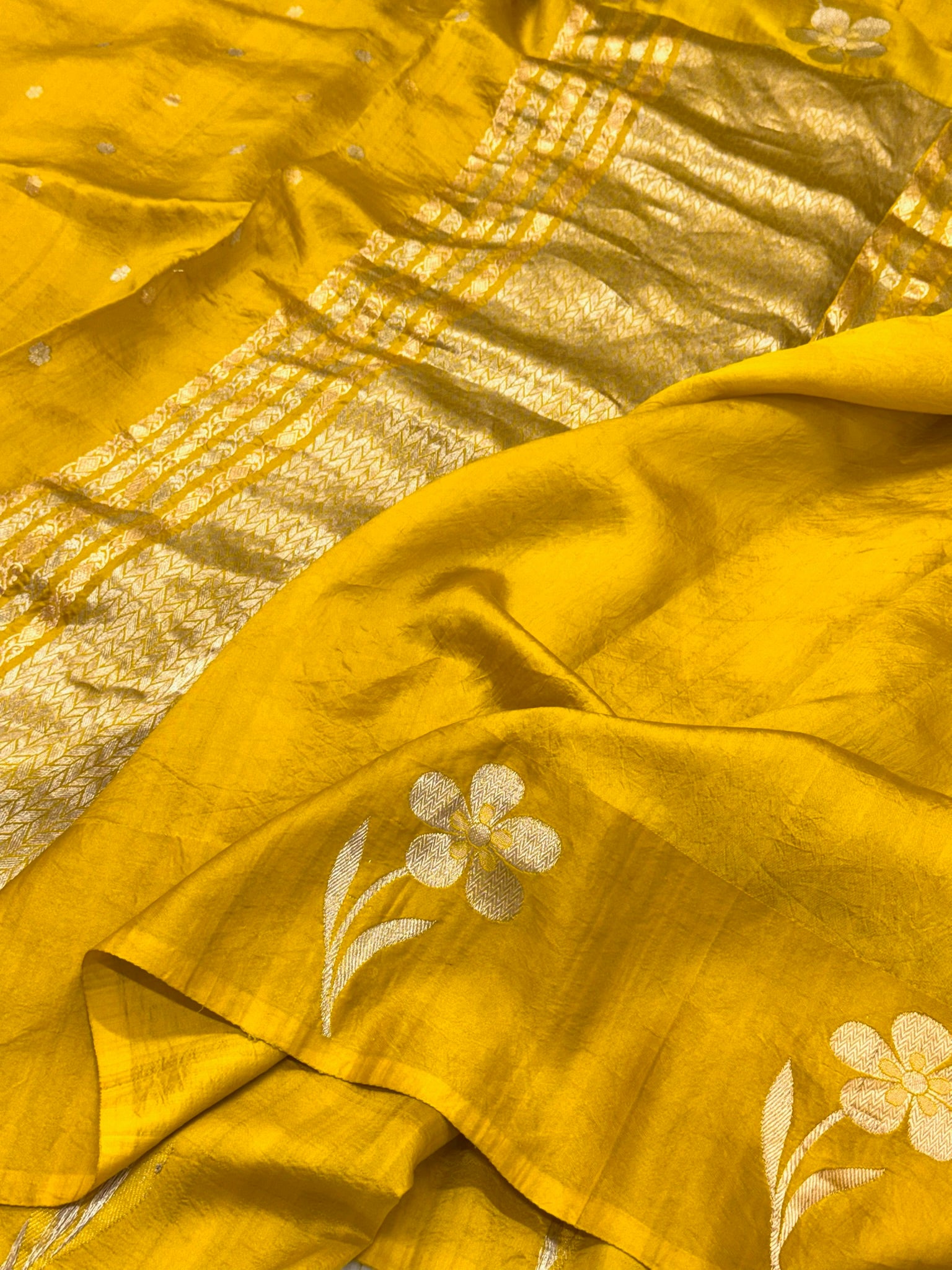 Mustard Yellow Pure Raw Mango Silk Handwoven Banarasi Saree