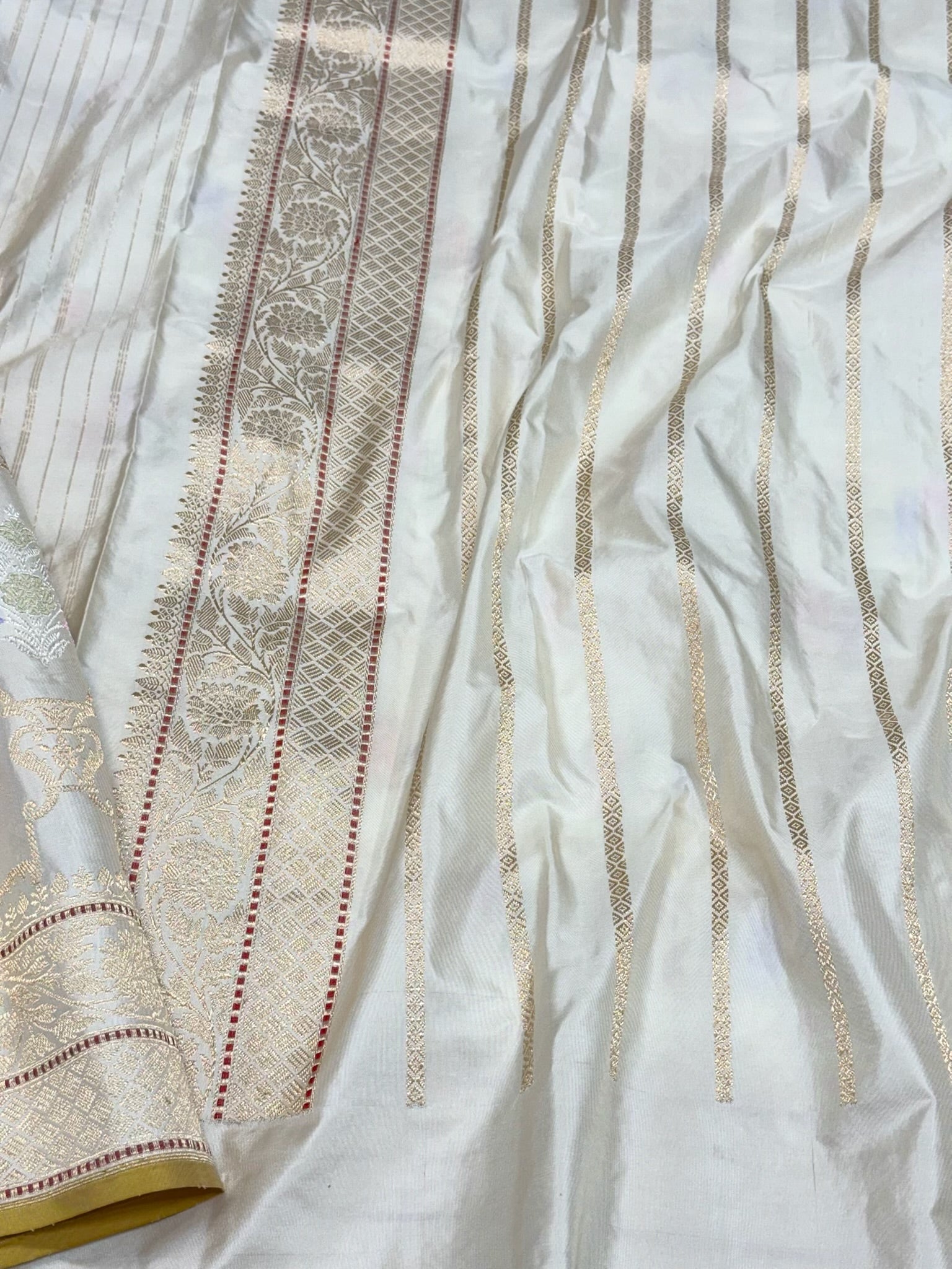 Ivory Pure Mulberry Silk & Pure Double Katan Silk Handwoven Premium Banarasi Saree with Kadhwa Weave