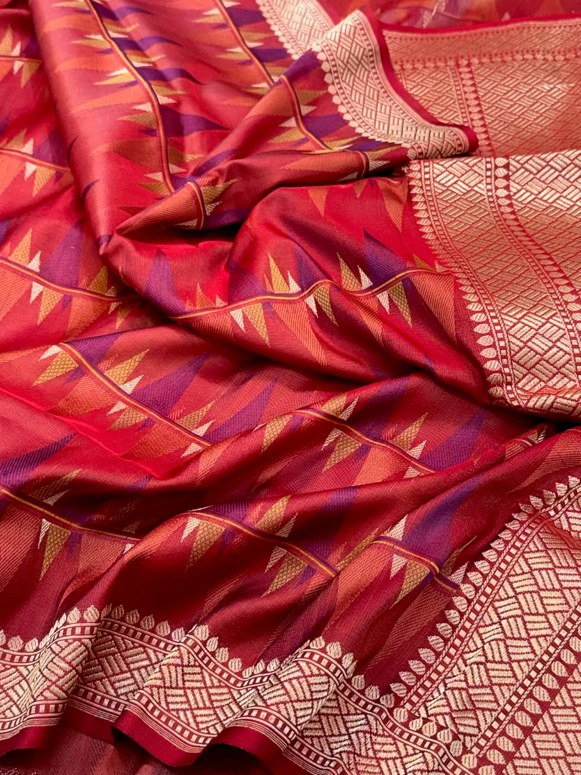 Deep Red Pure Satin Silk Handwoven Banarasi Saree - Modern Contemporary Banarasi Silk Saree