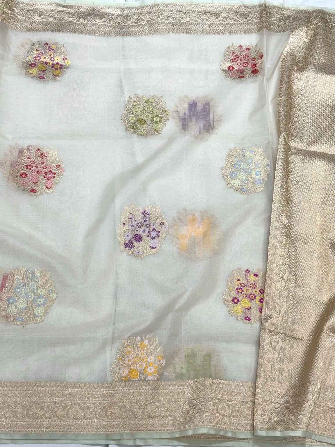 Pearl White Pure Kora Mulberry Silk | Kadhwa Technique | Handwoven Lighweight Banarasi Saree