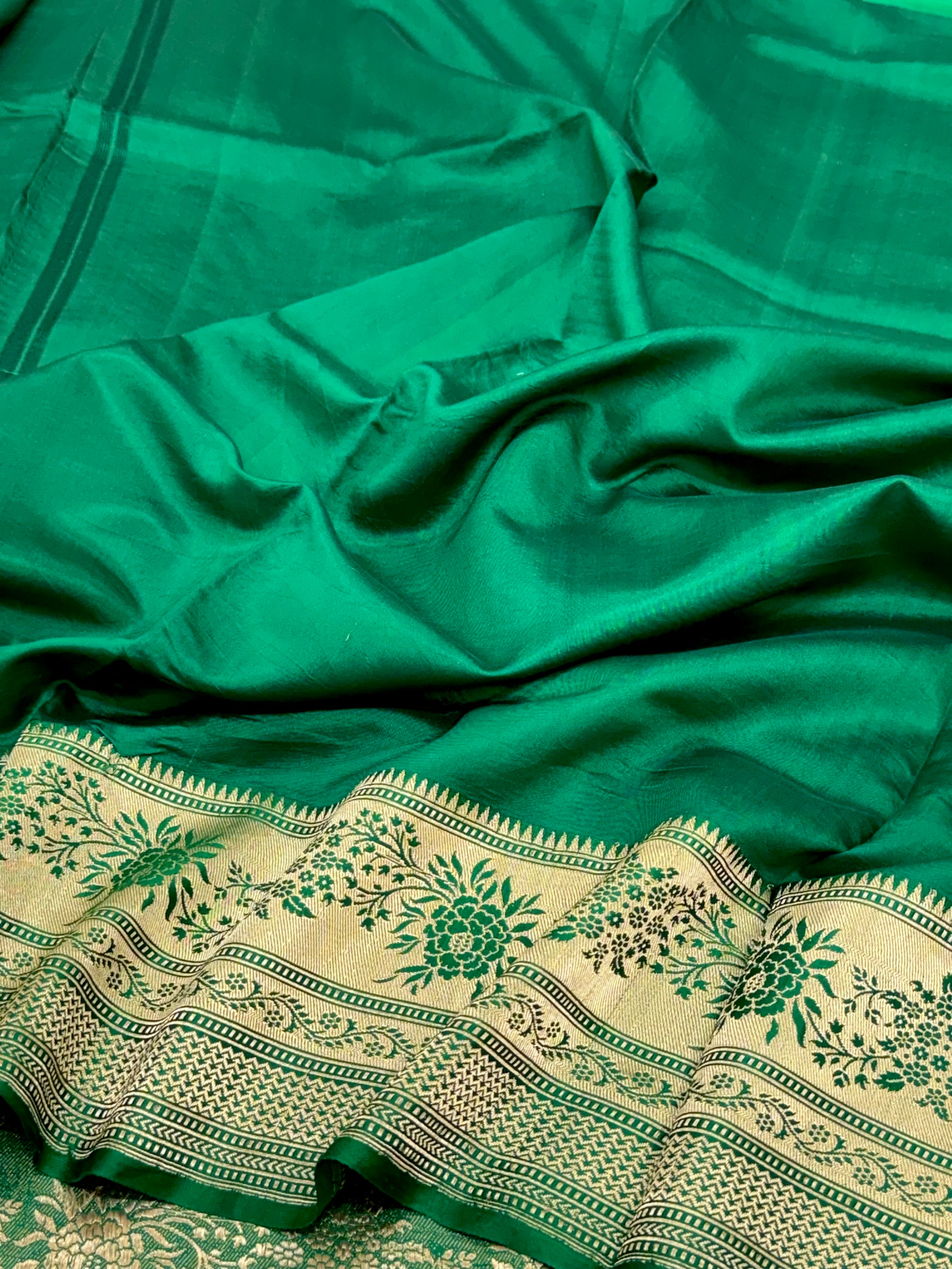 Bottle Green Pure Raw Mango Silk | Kadhwa Technique | Handwoven Banarasi Saree - Soft Drape Lightweight