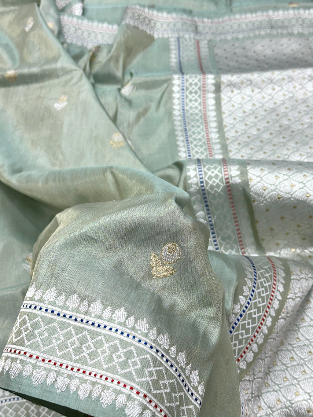 Green Ektara Weave Katan Tissue Handwoven Banarasi Silk Saree