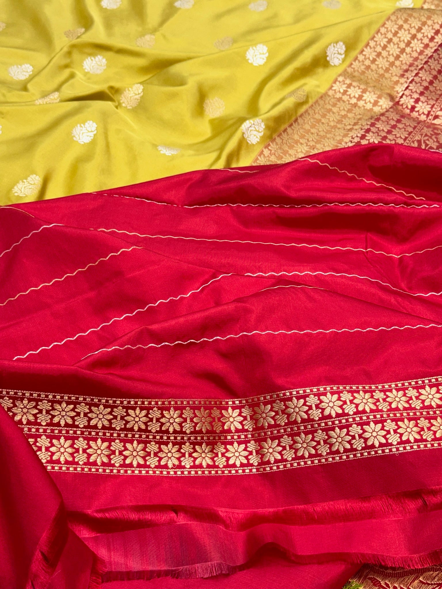 Mehendi Green Pure Mulberry Katan Silk Handwoven Banarasi Saree