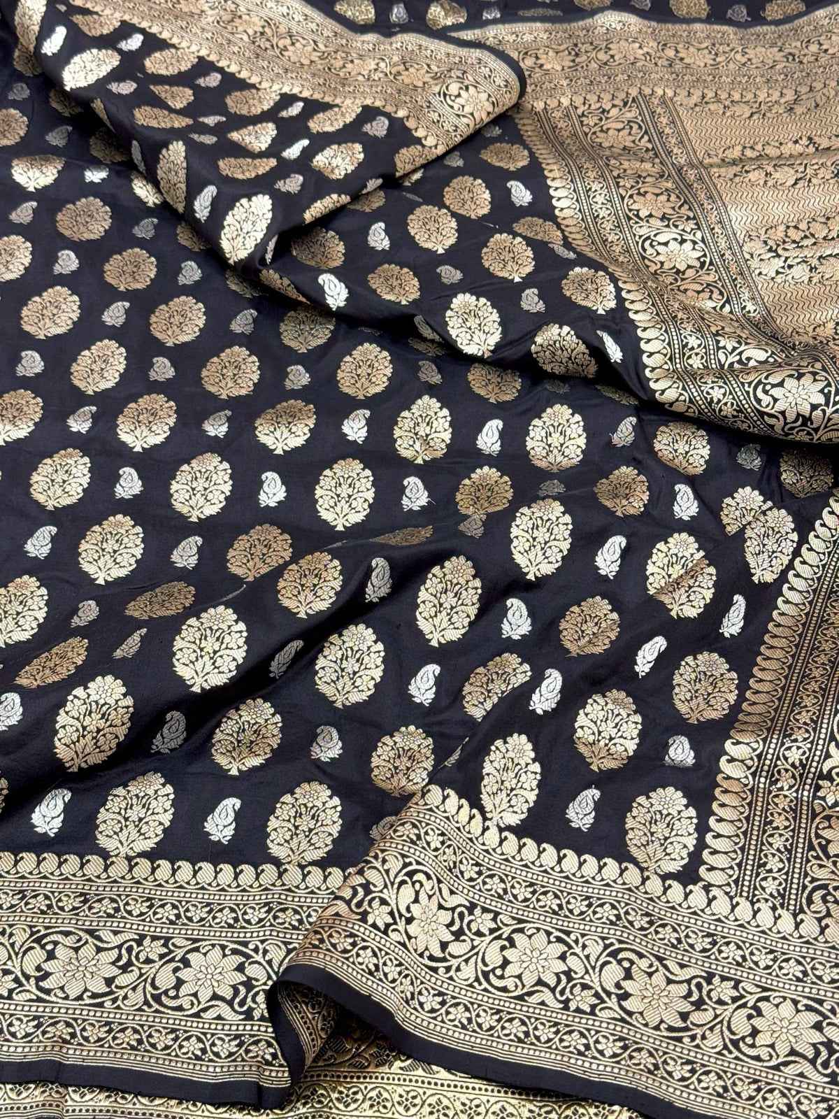 Goldish Pink Pure Katan Silk Handwoven Banarasi Saree