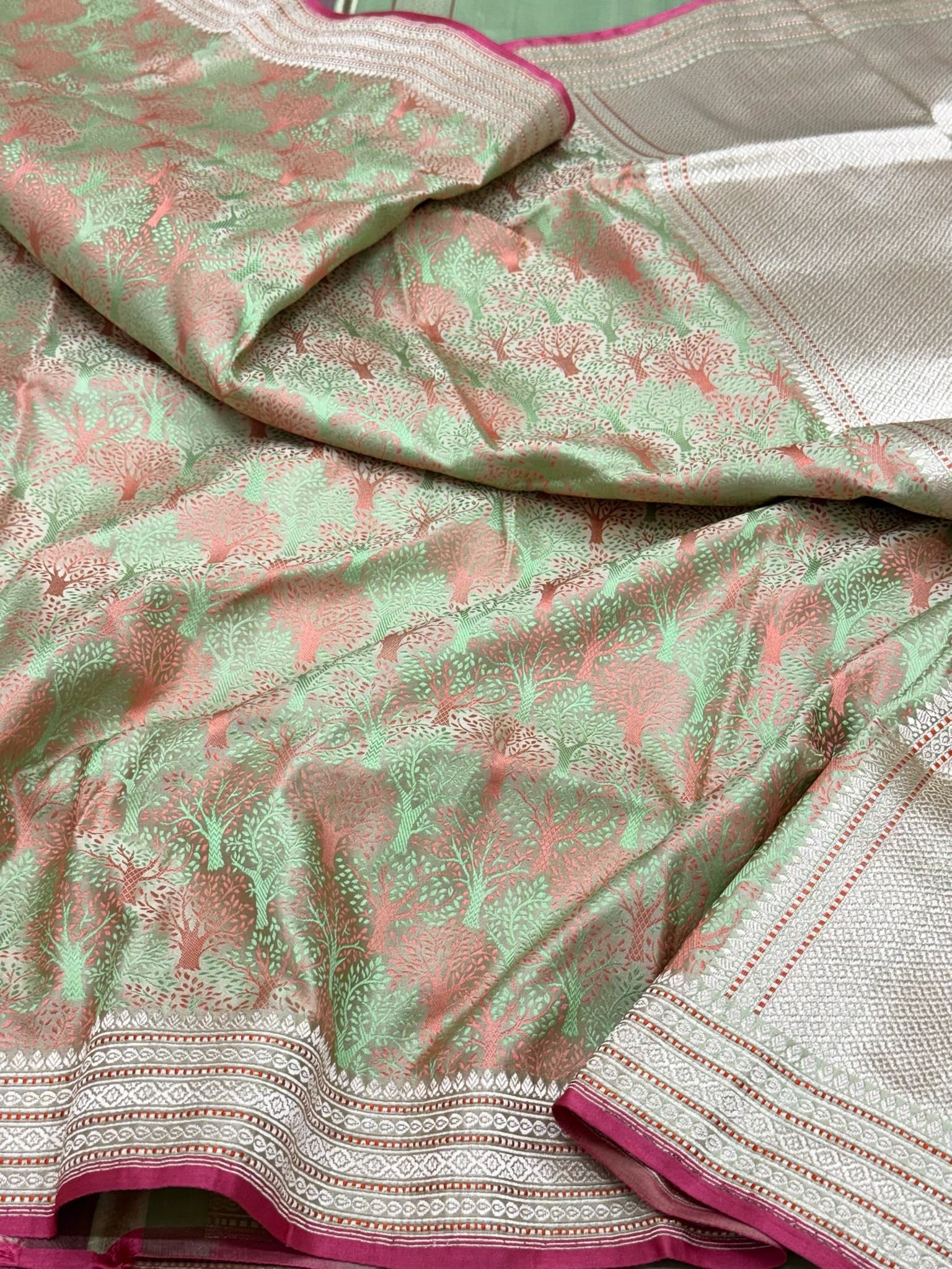 Pastel Mint Green Tanchoi Banarasi Saree - Pure Mulberry Satin Silk Handwoven Kadhwa Authentic Banarasi Saree