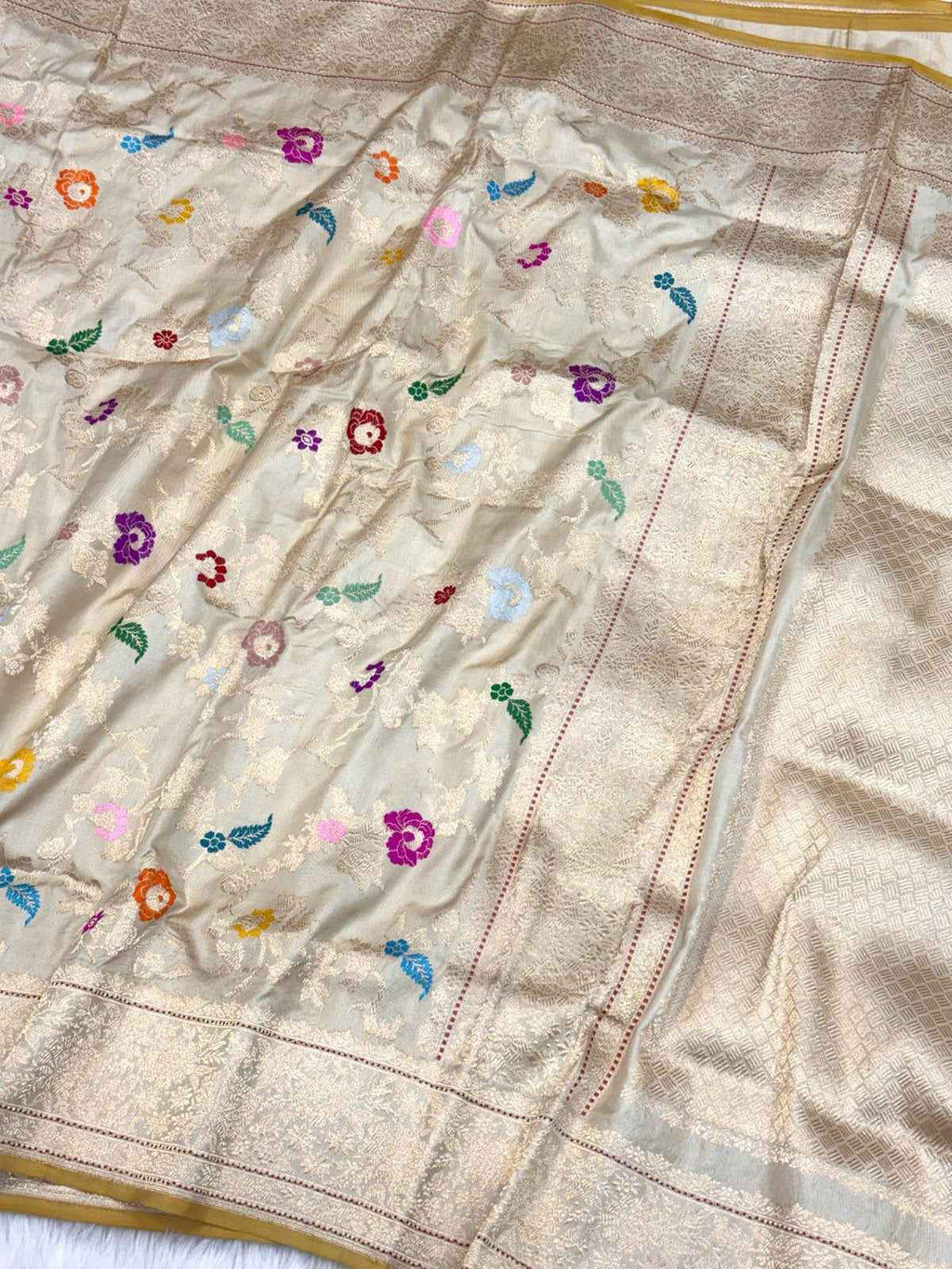 Ivory Pure Katan Silk Handwoven Banarasi Saree |Rankaat|