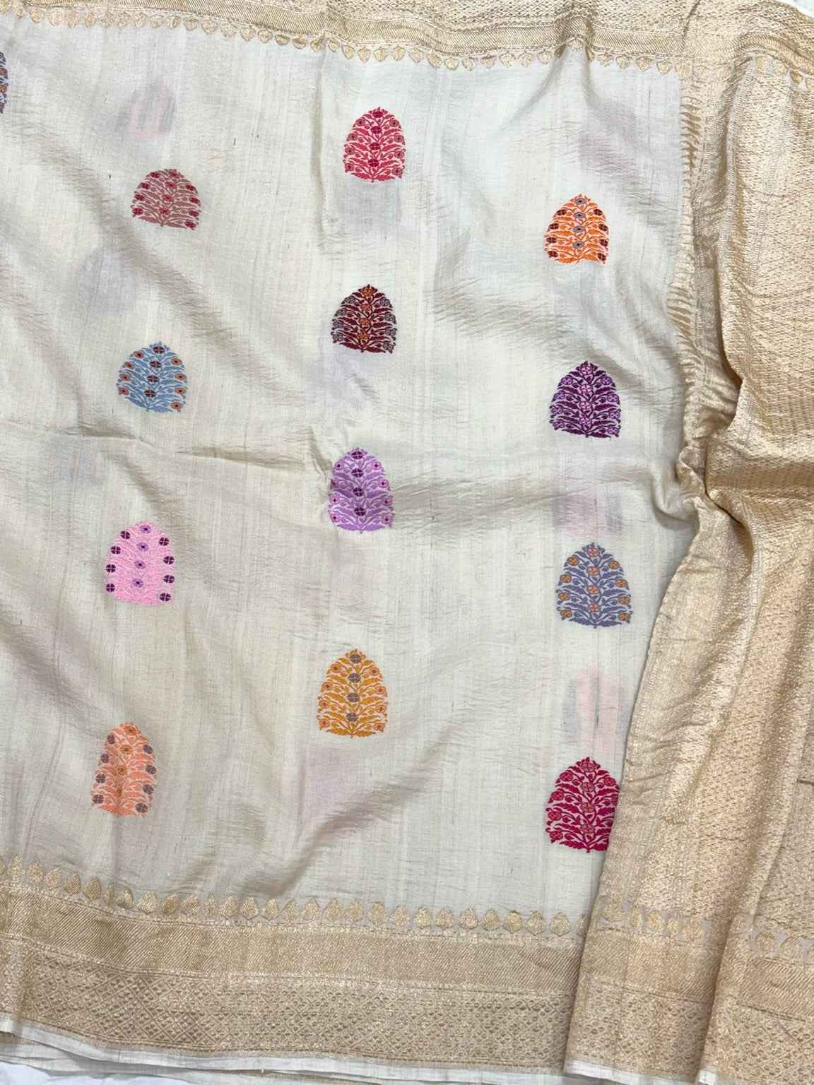 Ivory Pure Tussar Georgette Silk Kadhwa Technique Handwoven Banarasi Saree
