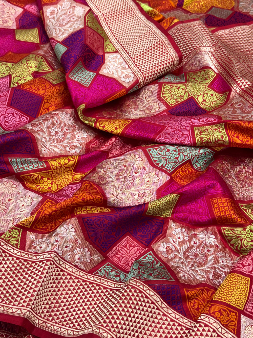 Red Pure Mulberry Katan Silk Handwoven Banarasi Saree - Rangkaat