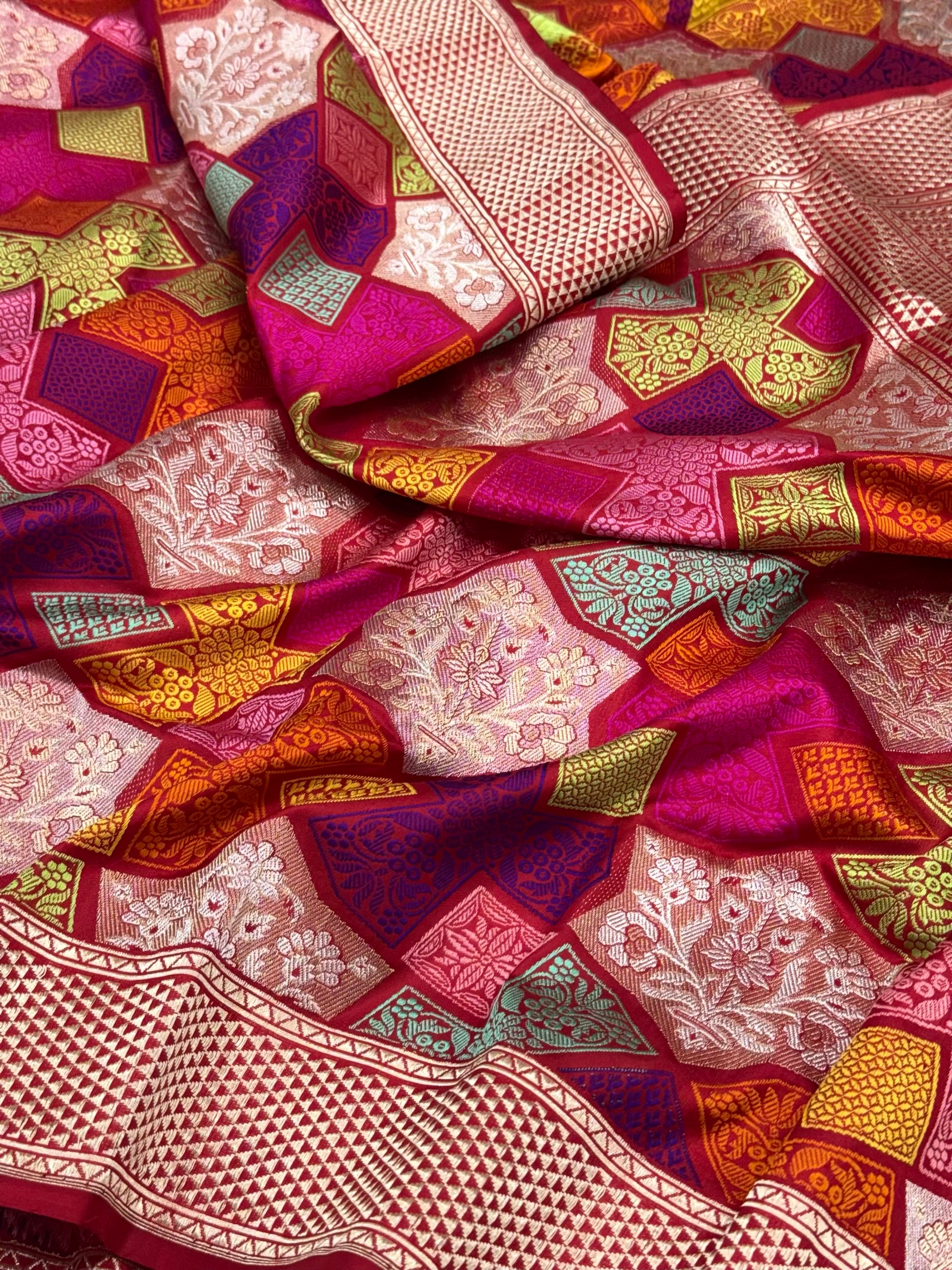 Red Pure Mulberry Katan Silk Handwoven Banarasi Saree - Rangkaat