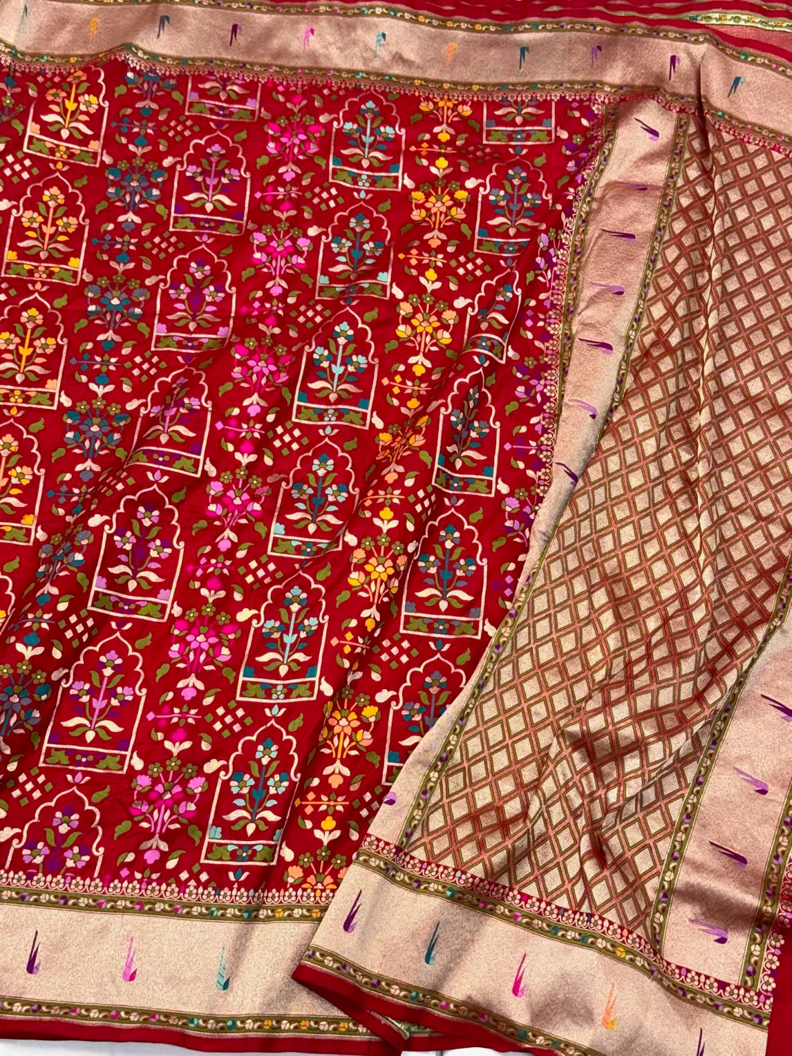 Red Pure Katan Silk Handloom Banarasi Saree | Pure Mulberry Silk Cutwork Technique Banarasi Saree