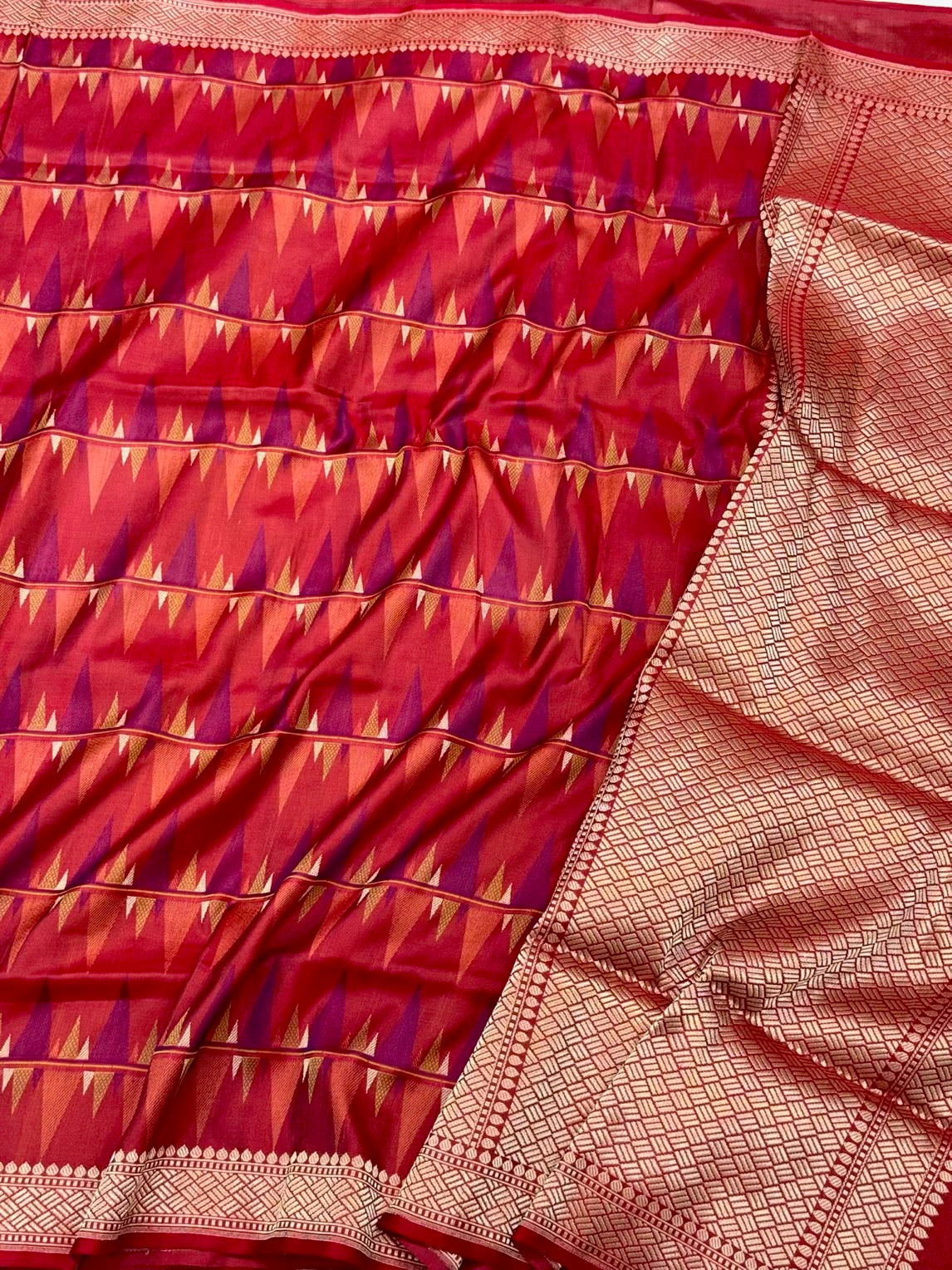Deep Red Pure Satin Silk Handwoven Banarasi Saree - Modern Contemporary Banarasi Silk Saree