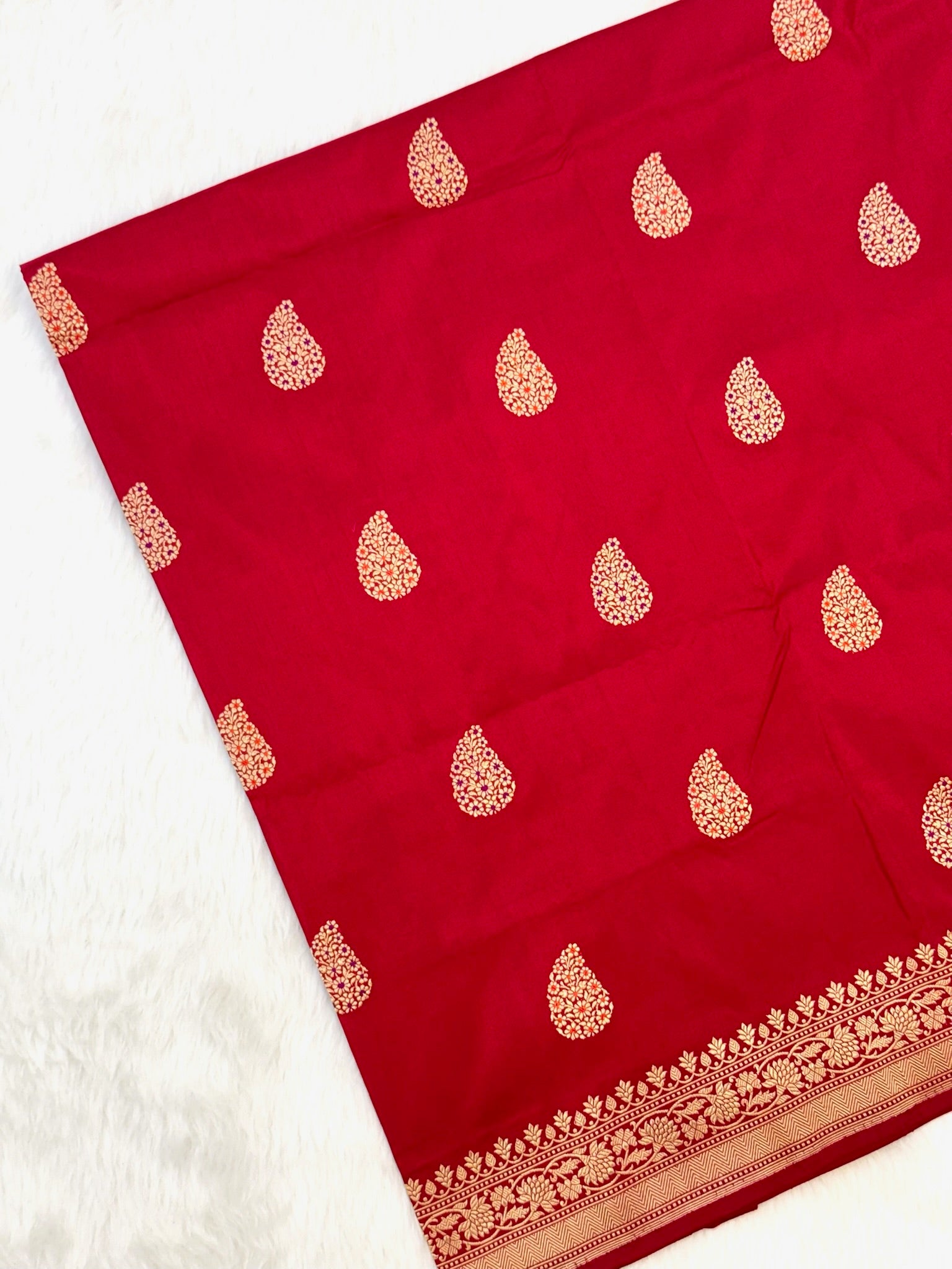 Red Pure Katan Silk Handwoven Banarasi Saree