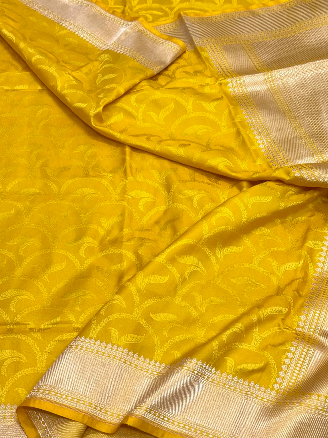 Yellow Pure Mashru Satin Silk Handwoven Banarasi Saree |Tanchoi|