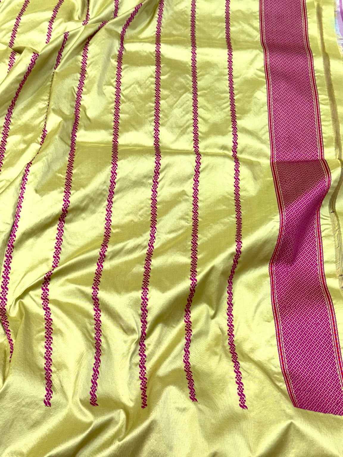 Lilac Pink 100% Pure Kora Tissue Silk Handwoven Banarasi Saree | Kadhwa Weave | Exclusive Contemporary Banarasi Saree
