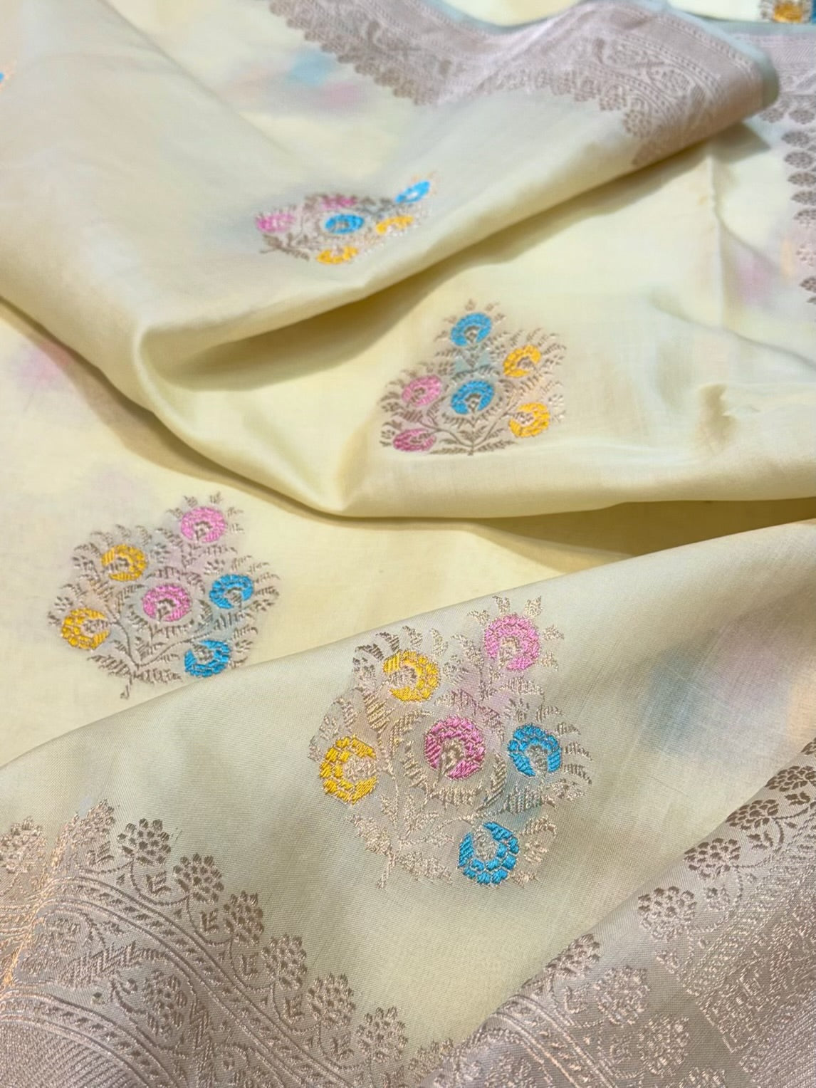 Pastel Yellow Pure Kora Silk Handwoven Banarasi Silk Saree | Kadhwa Ektara Weave Banarasi Saree