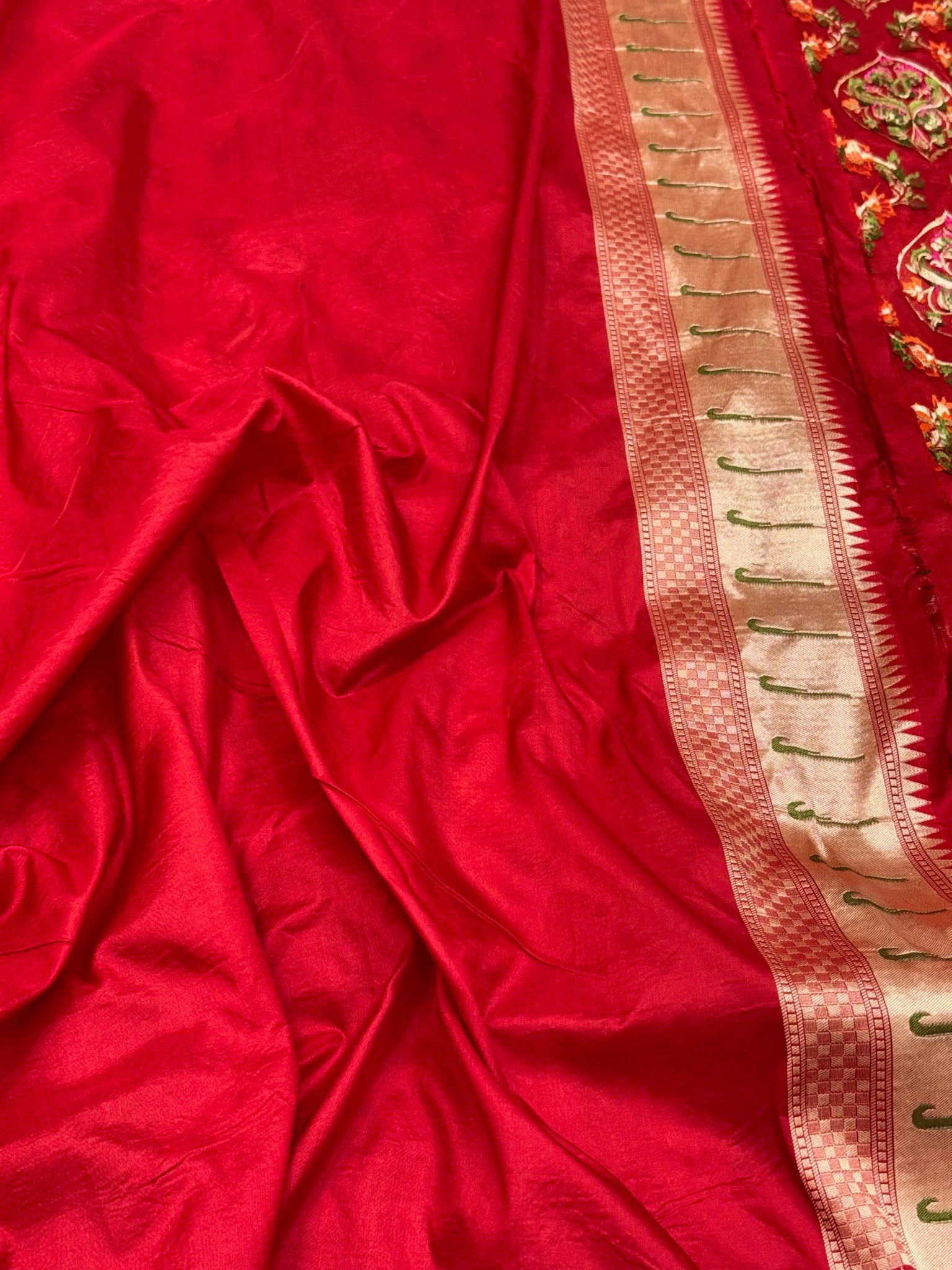 Red Banarasi Handloom Silk Saree - Pure Katan & Mulberry Silk Banarasi Saree